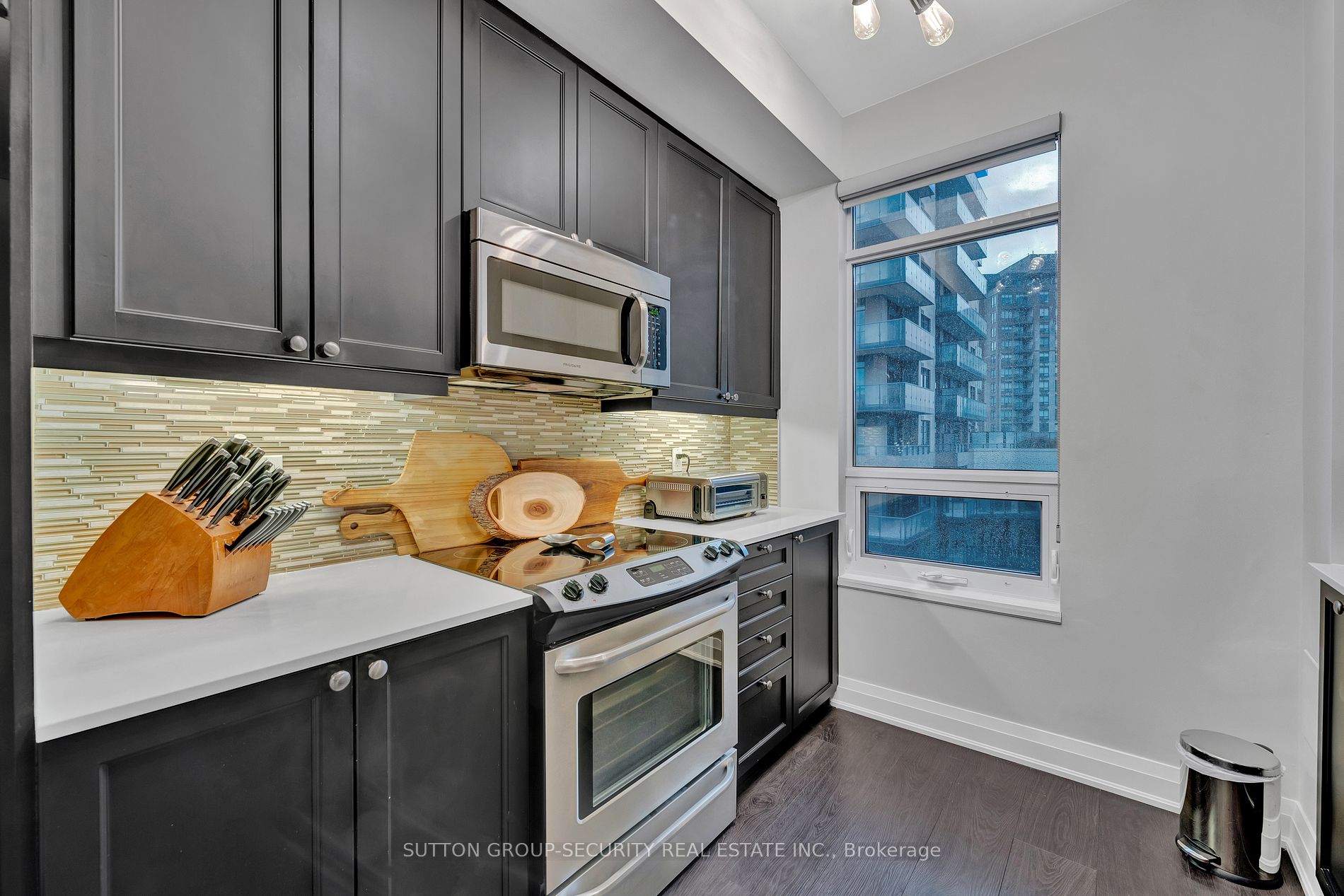 35 Fontenay Court #602