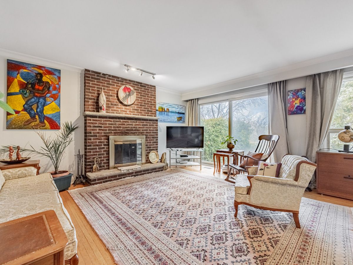 84 Hadrian Drive