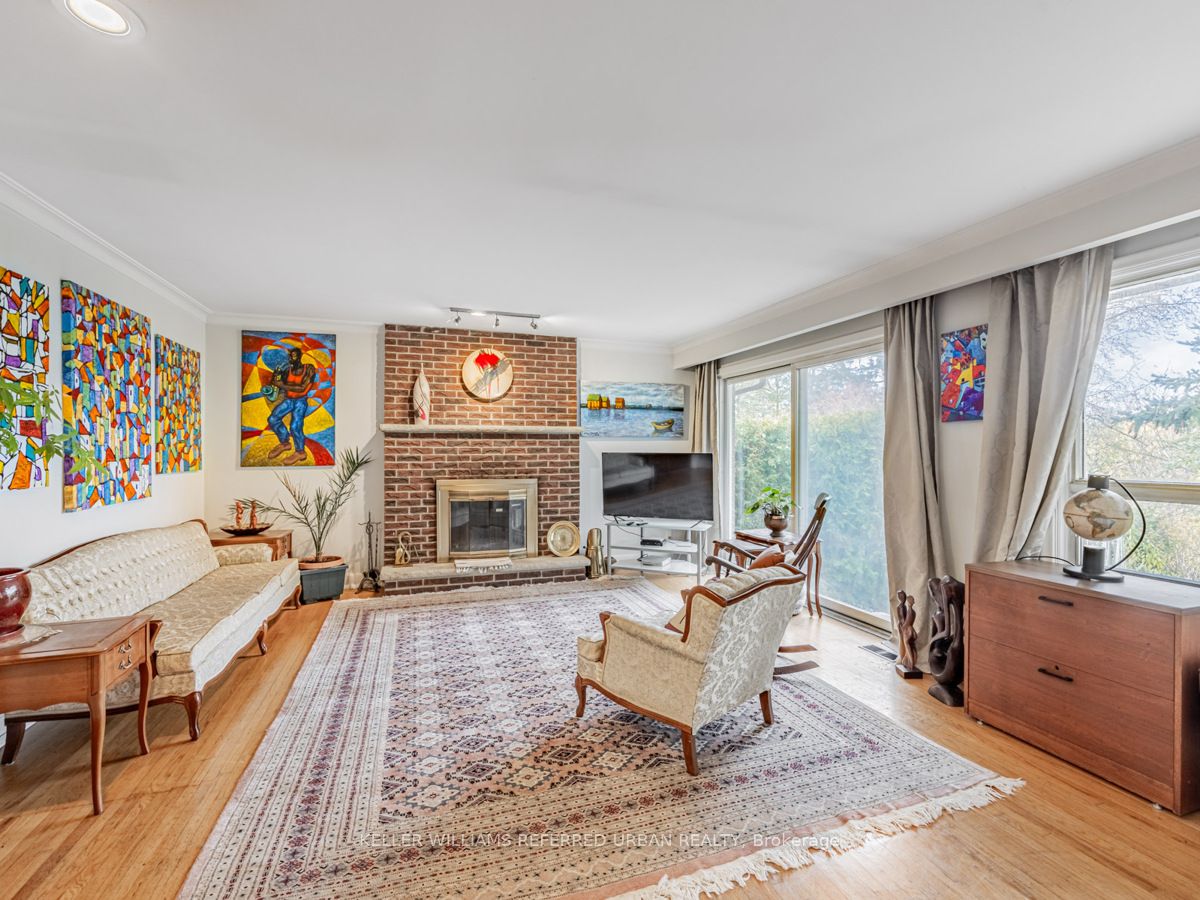 84 Hadrian Drive