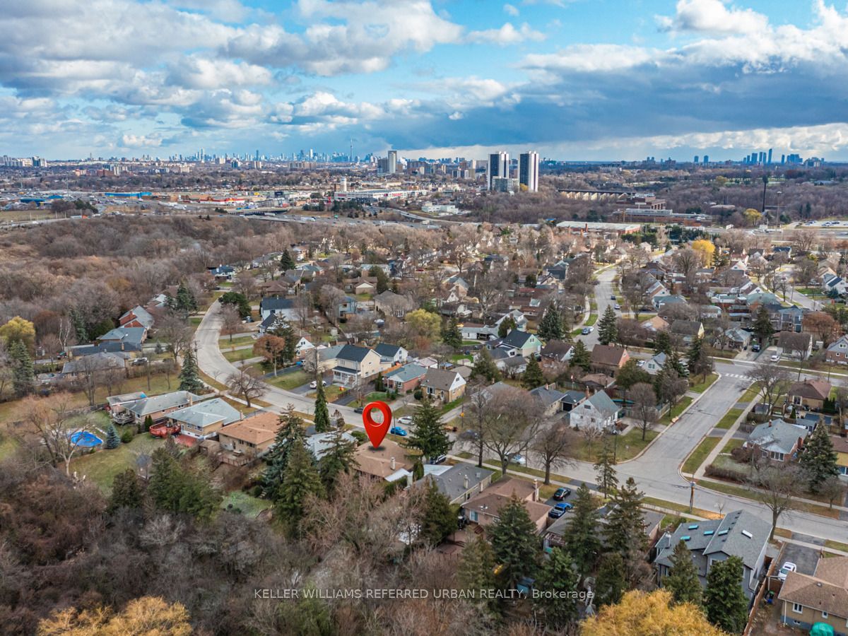 84 Hadrian Drive