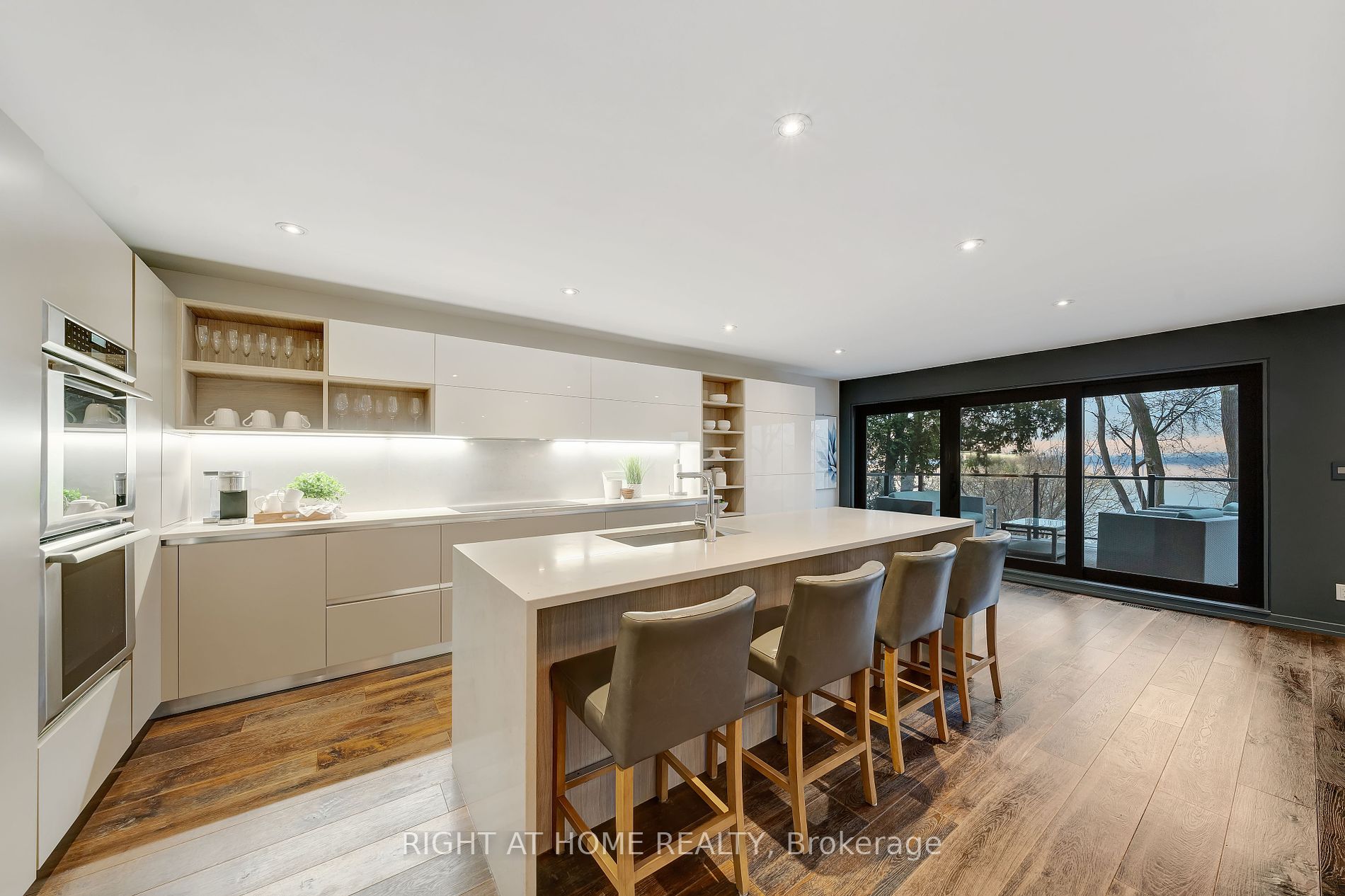 868 Danforth Place