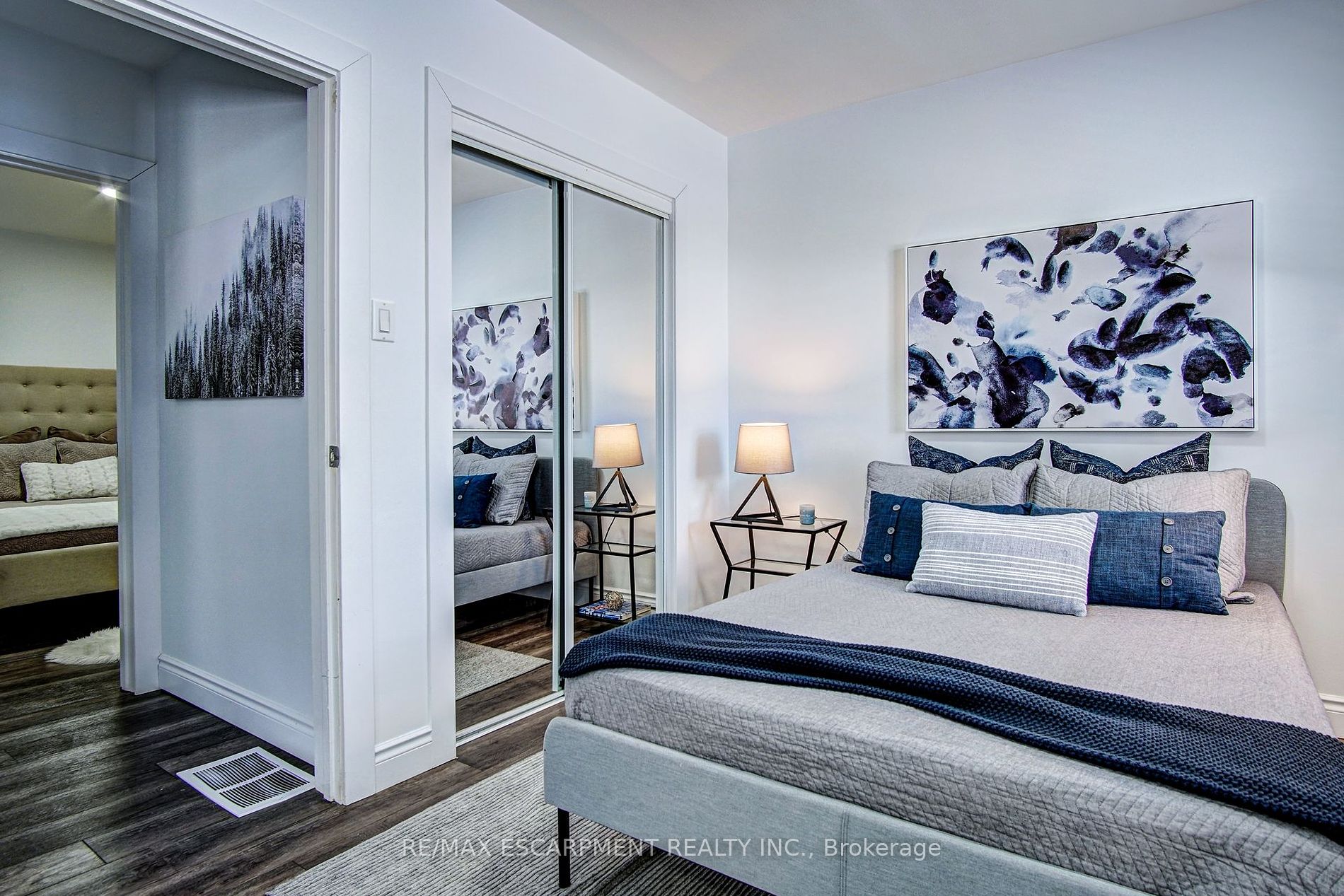 376 Lakeshore Rd W