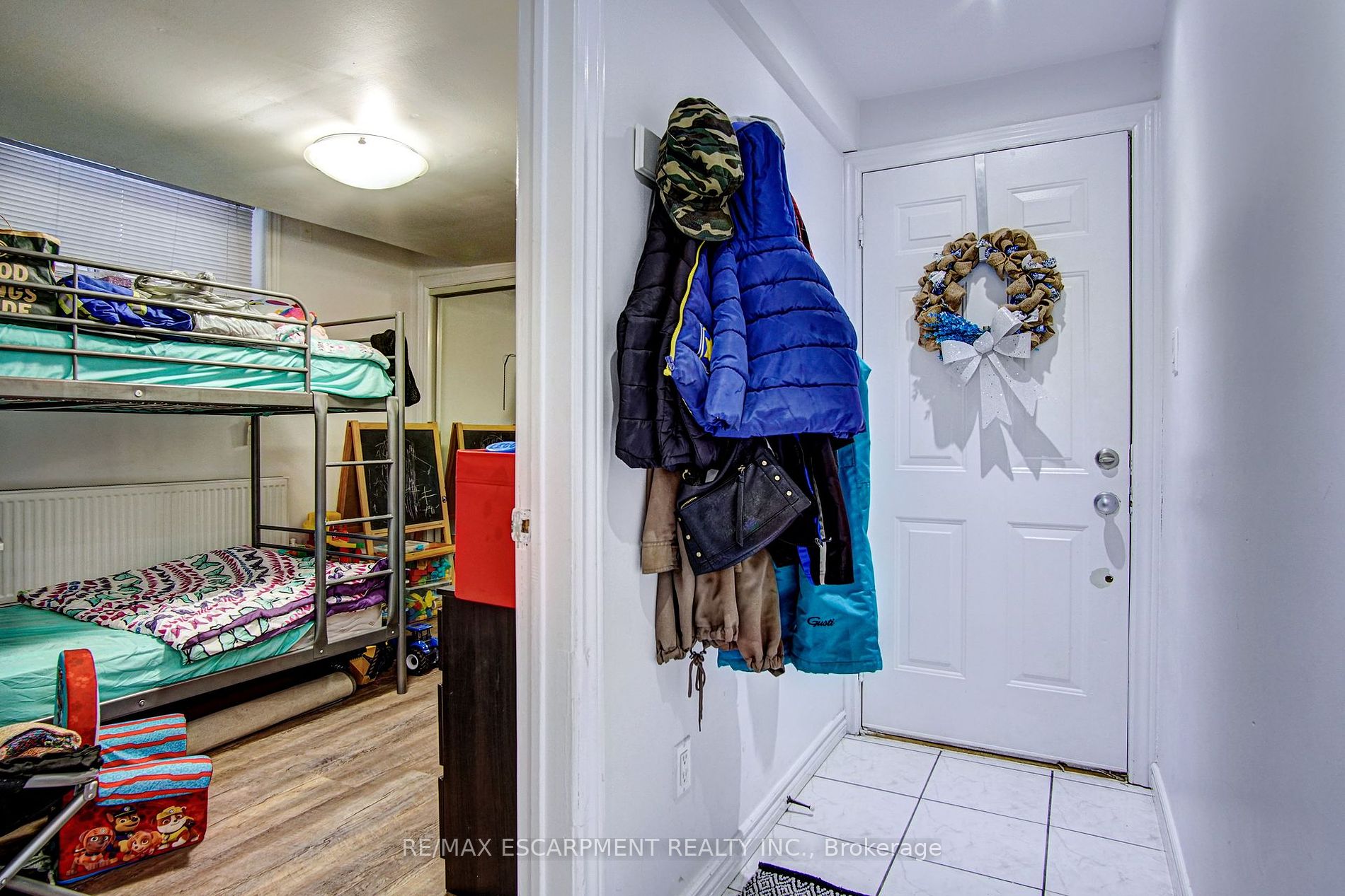 376 Lakeshore Rd W