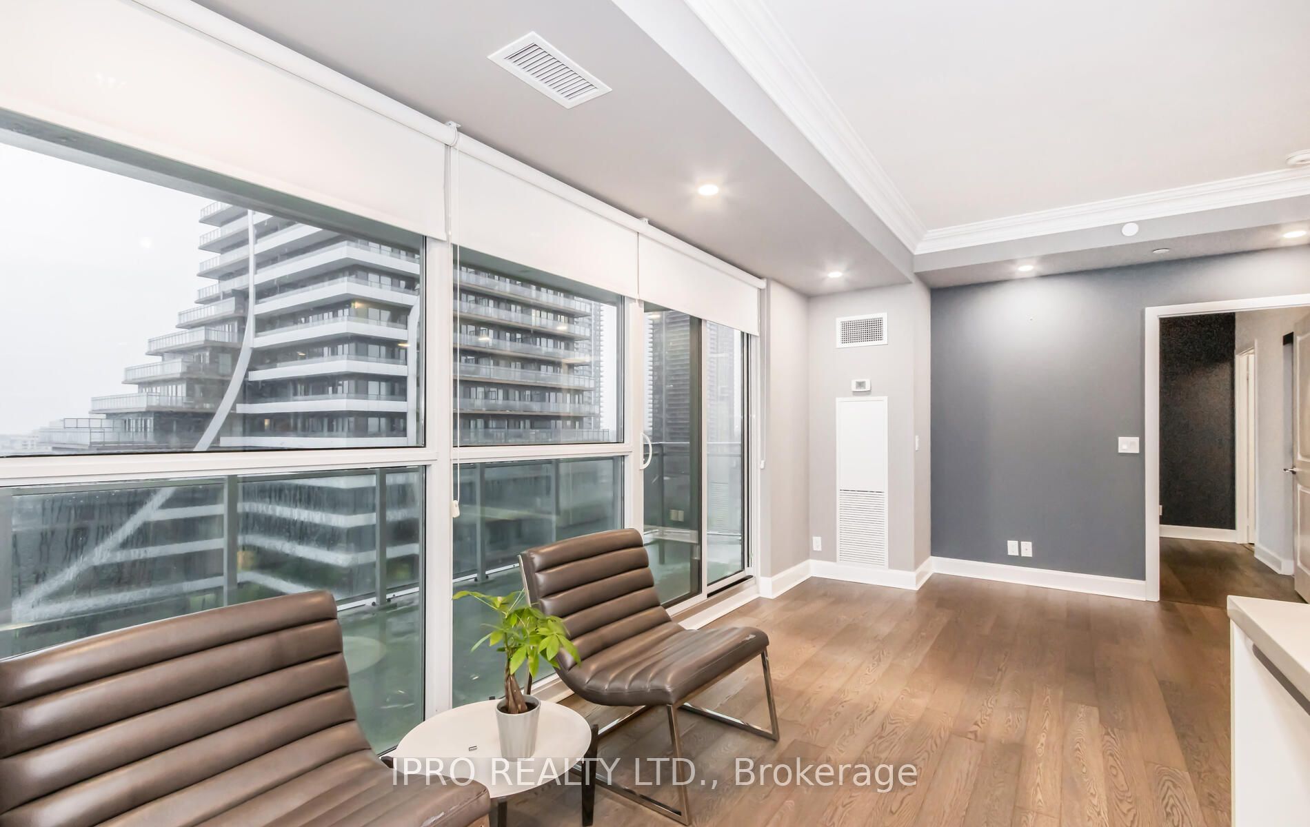 33 Shore Breeze Drive, #1110
