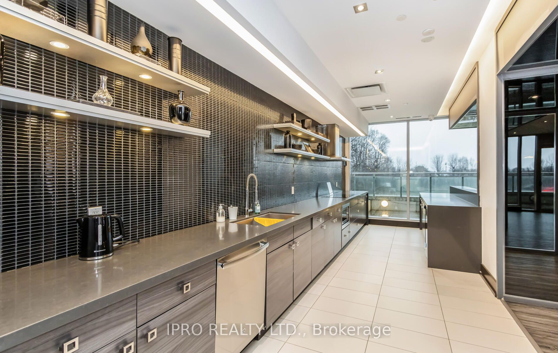33 Shore Breeze Drive, #1110