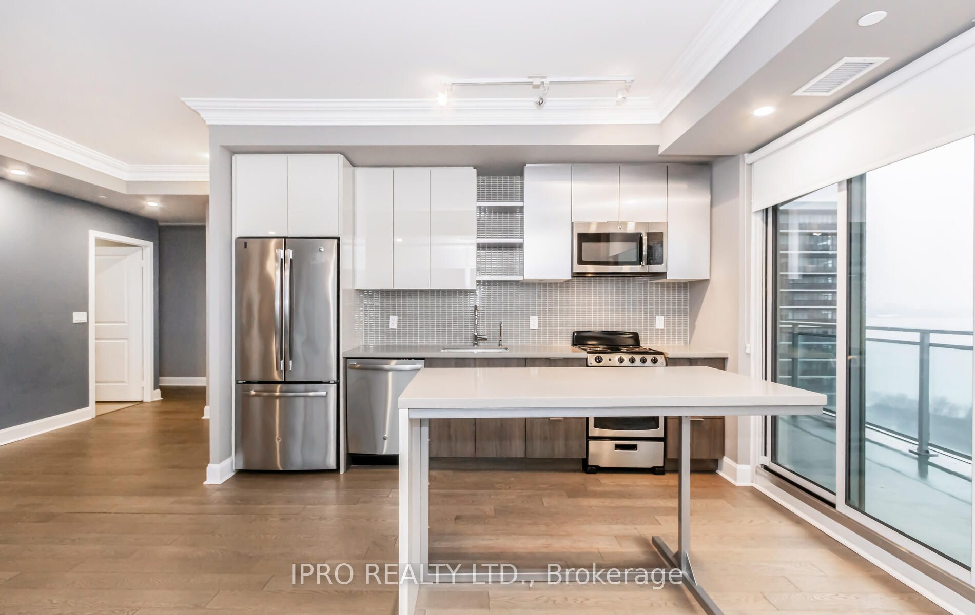 33 Shore Breeze Drive, #1110