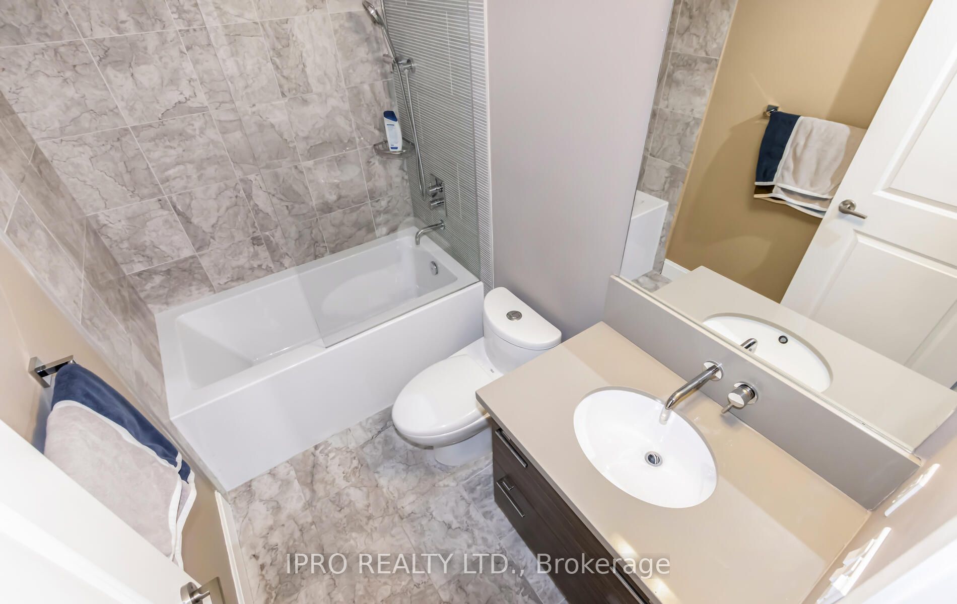 33 Shore Breeze Drive, #1110