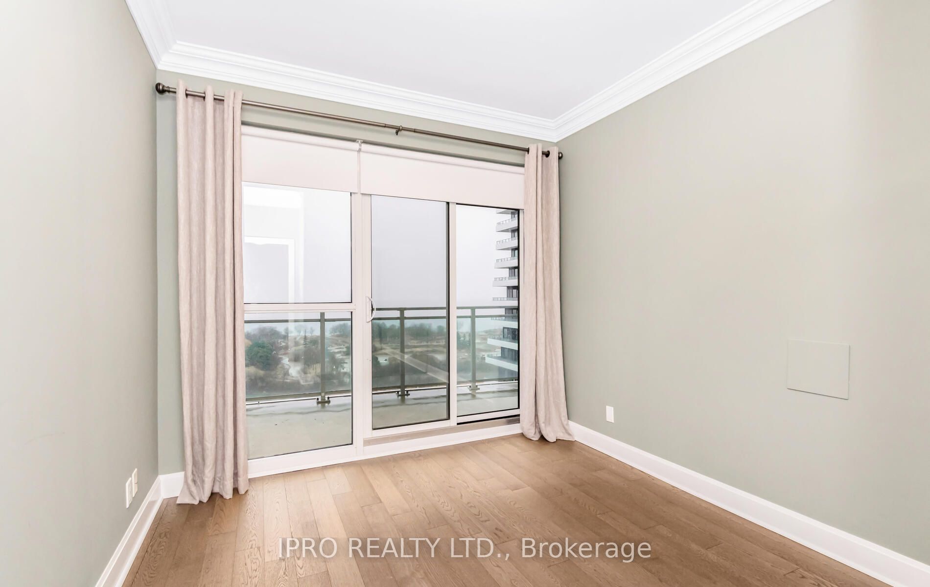33 Shore Breeze Drive, #1110