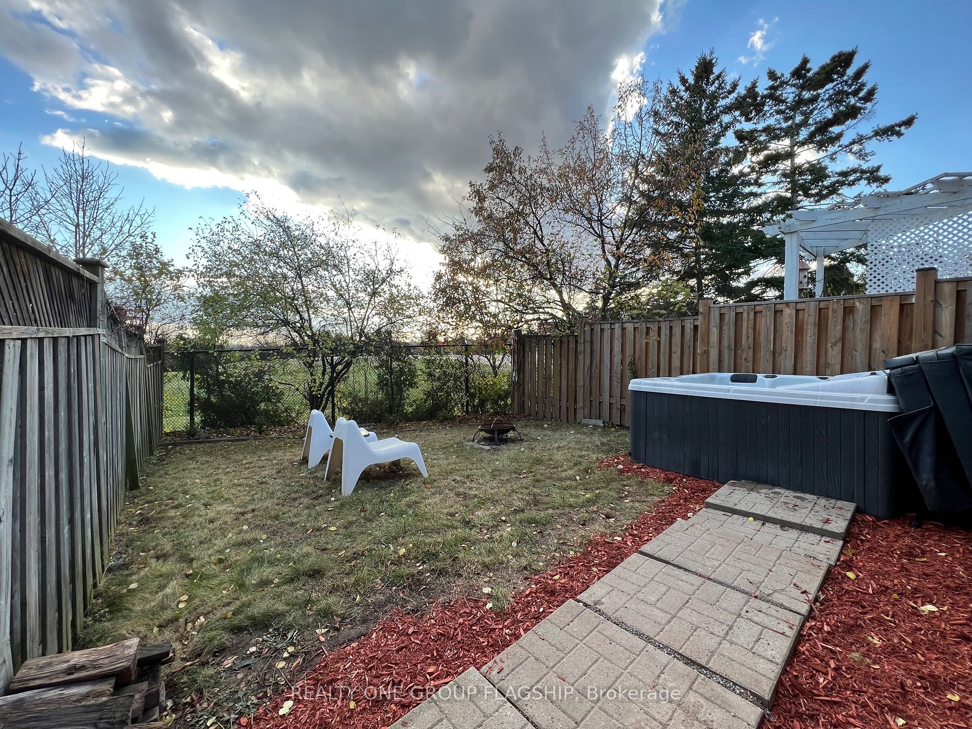2792 Huntingdon Tr