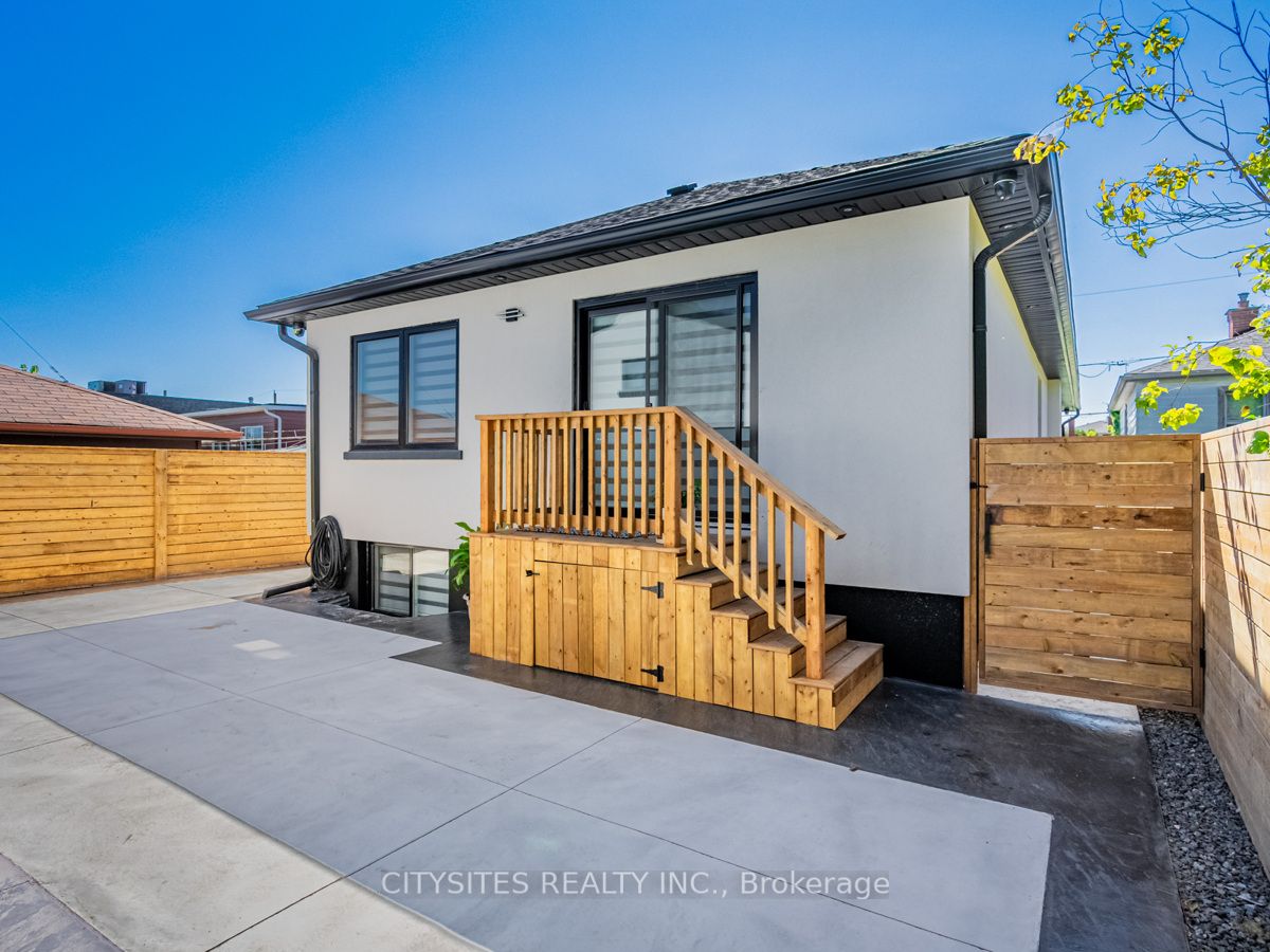 1279 Alexandra Ave
