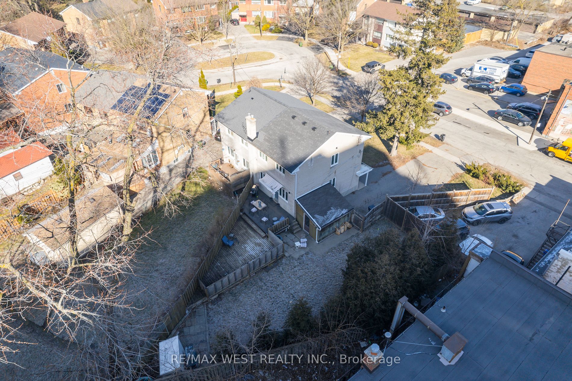 2 Cabot Crt