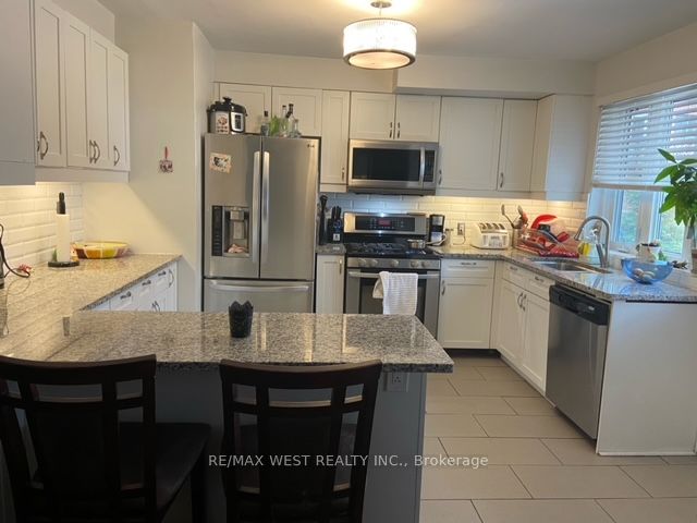 2 Cabot Crt