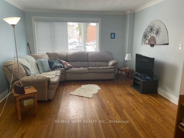 2 Cabot Crt