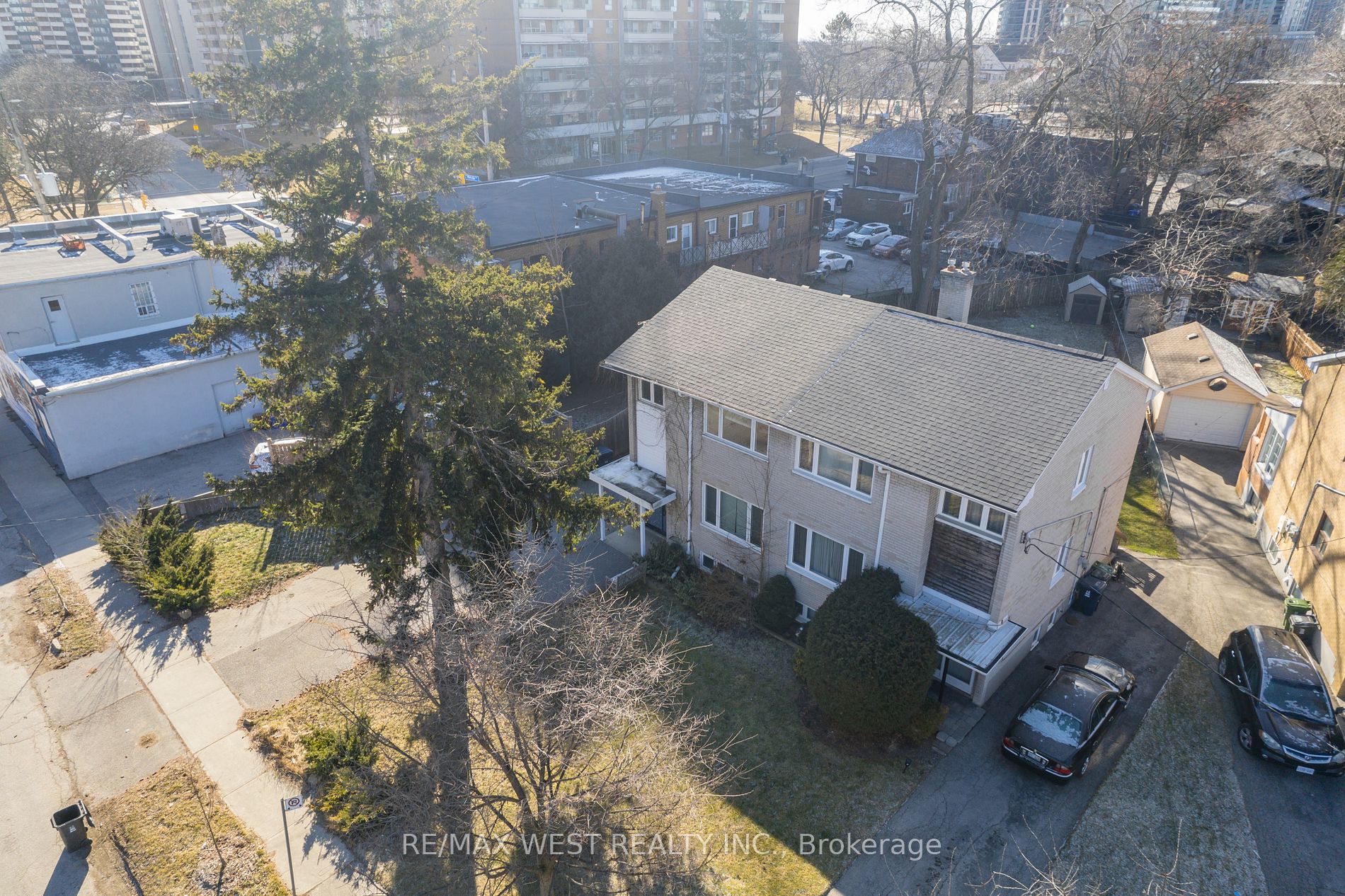 2 Cabot Crt
