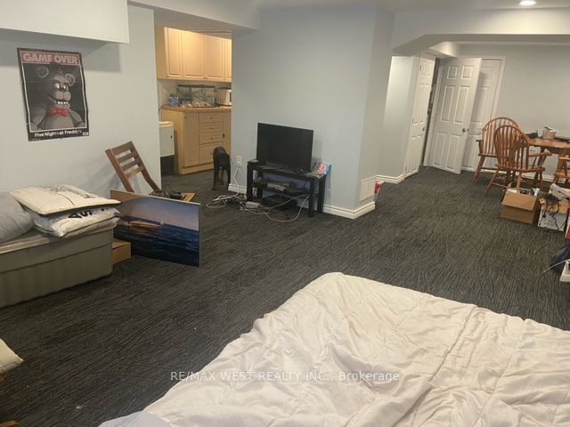 2 Cabot Crt