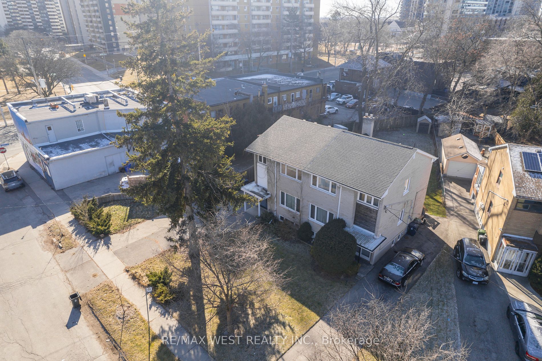 2 Cabot Crt