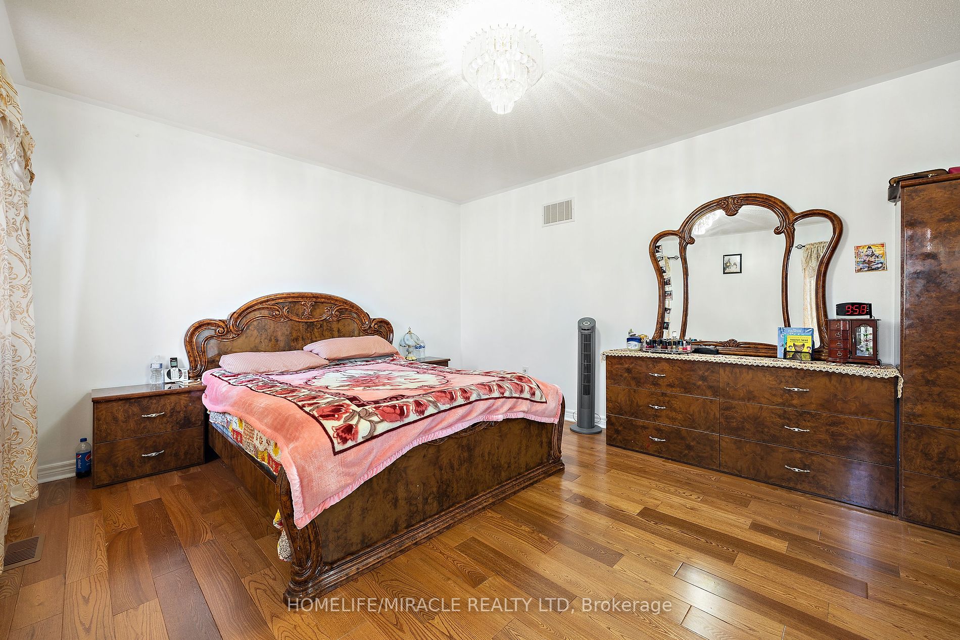 31 Game Creek Cres