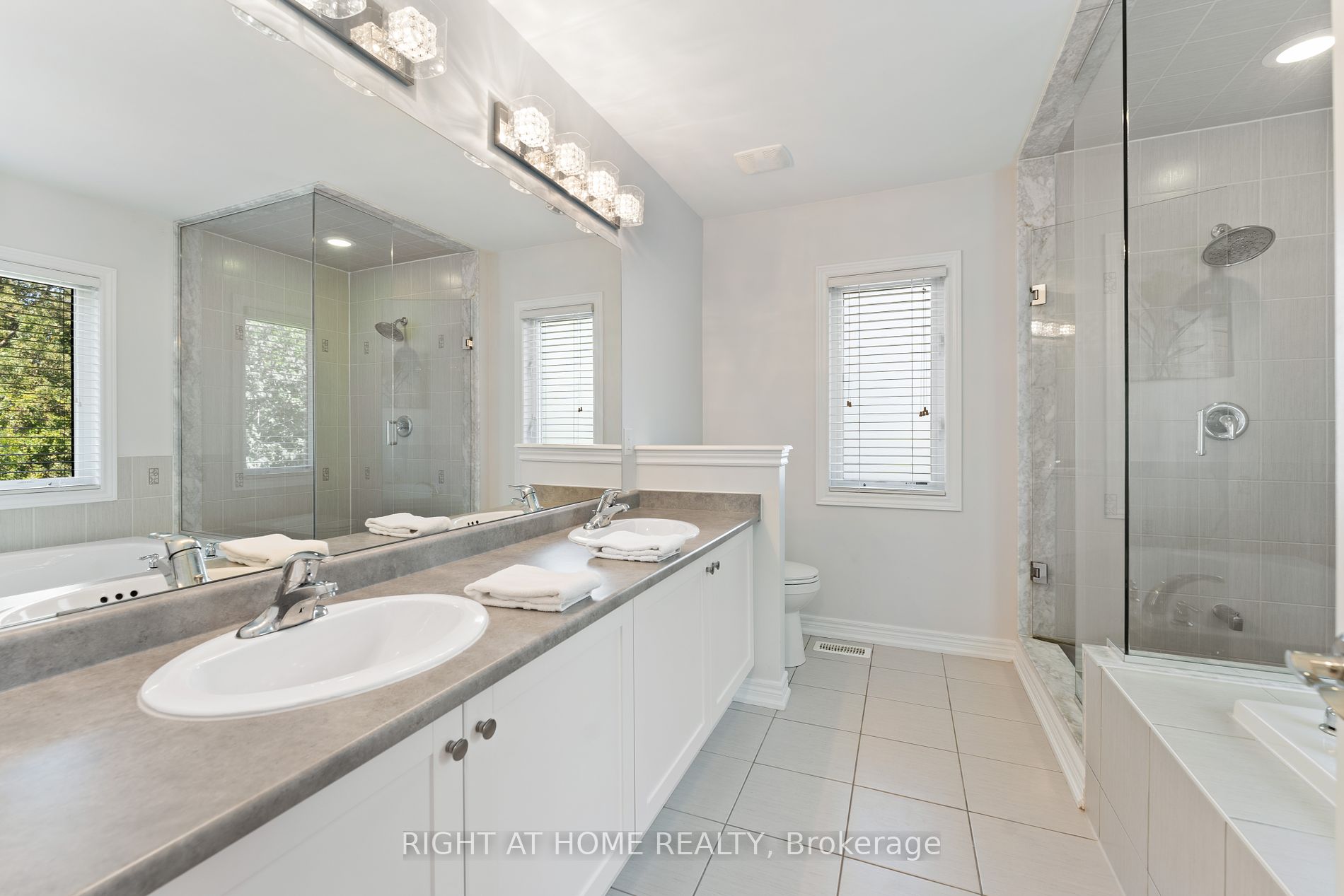 39 Heatherglen Dr