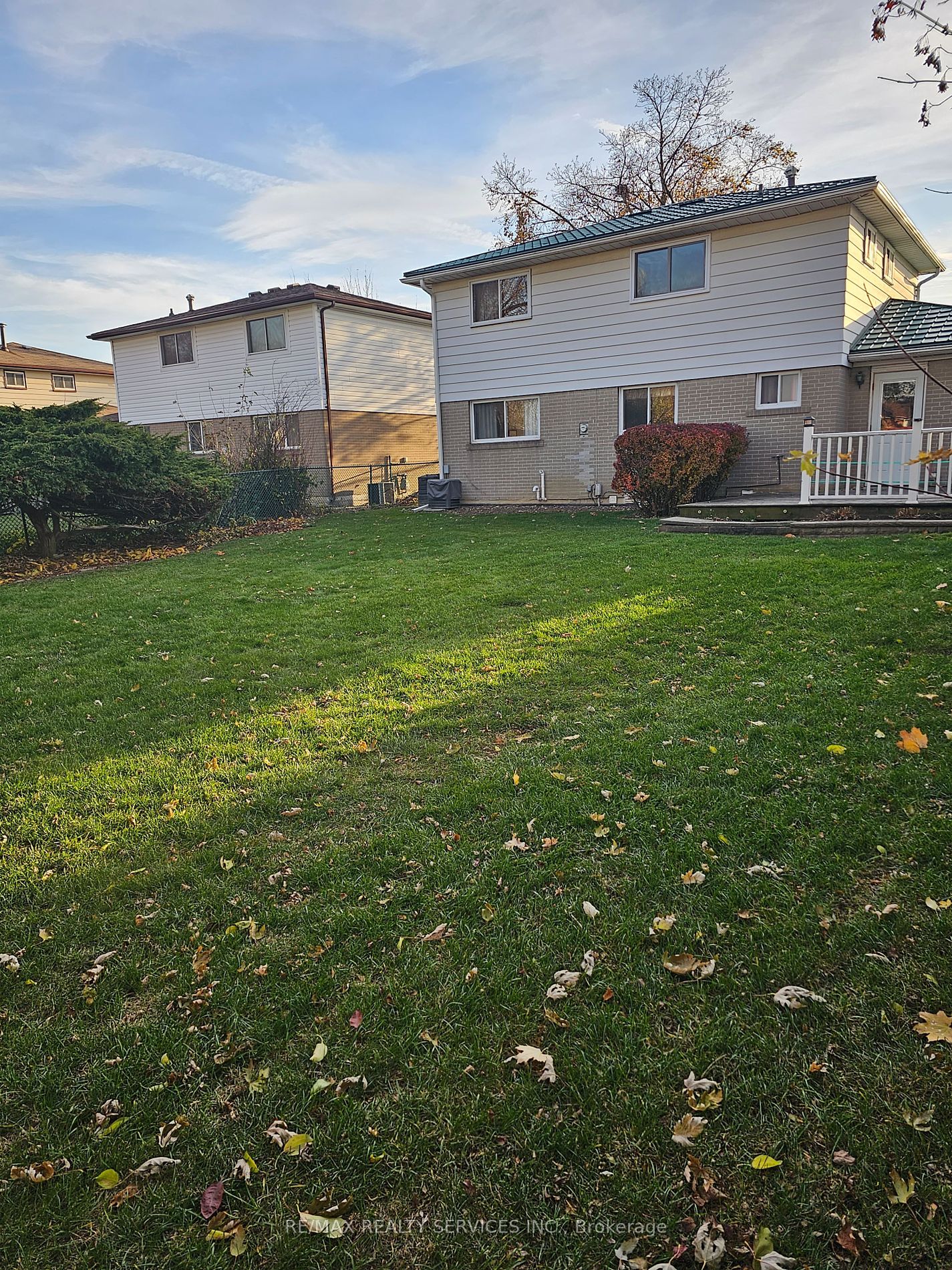 23 Castlemore Dr