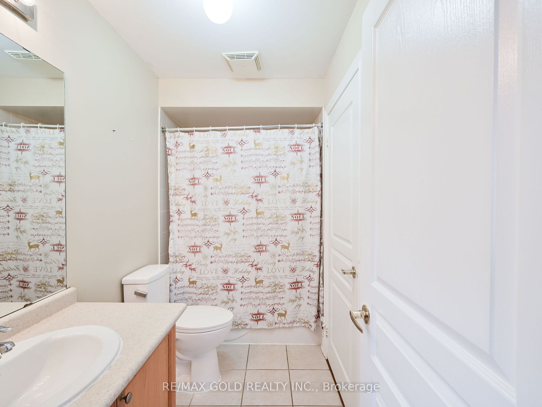 25 Maverick Cres