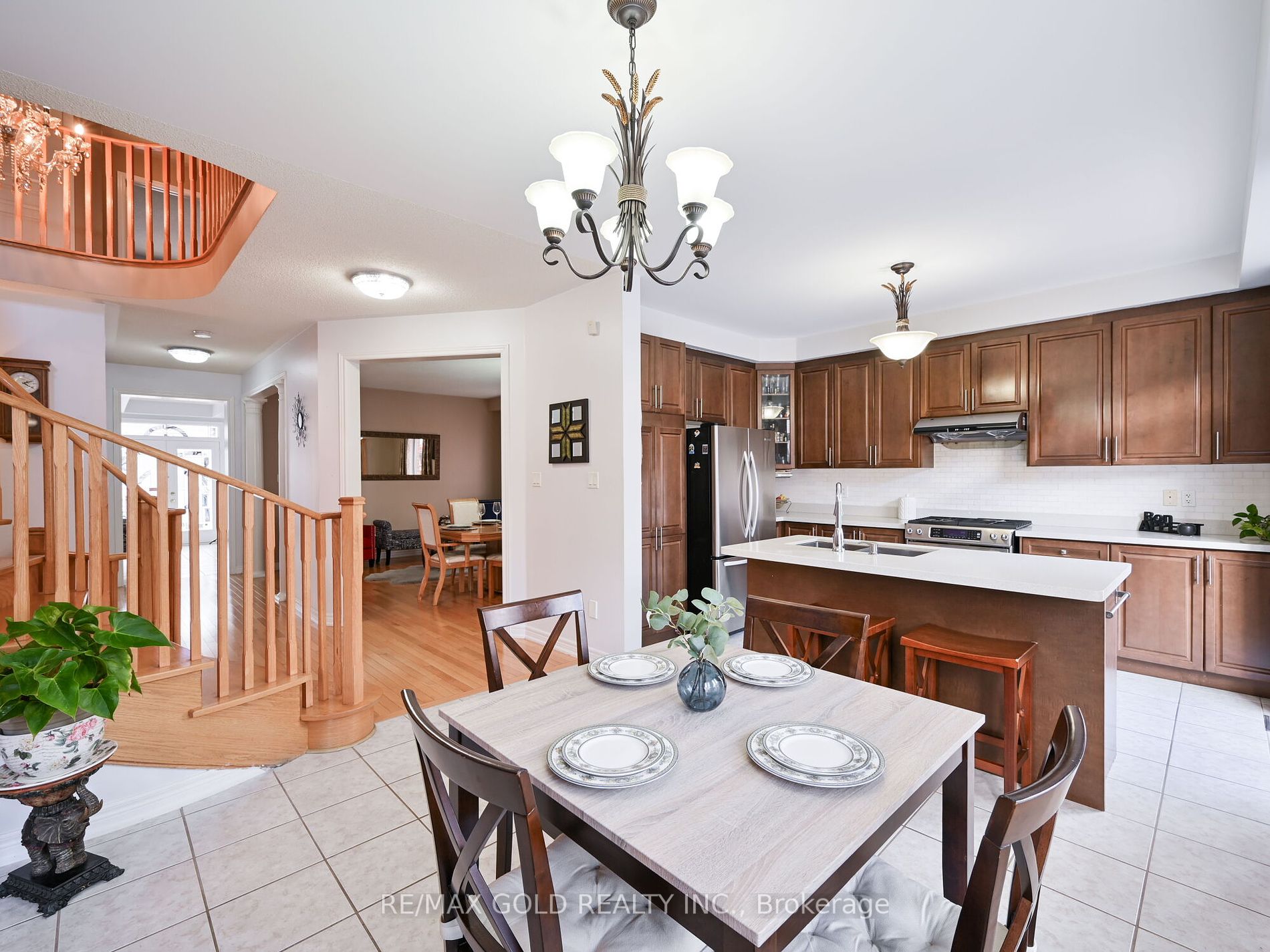 25 Maverick Cres