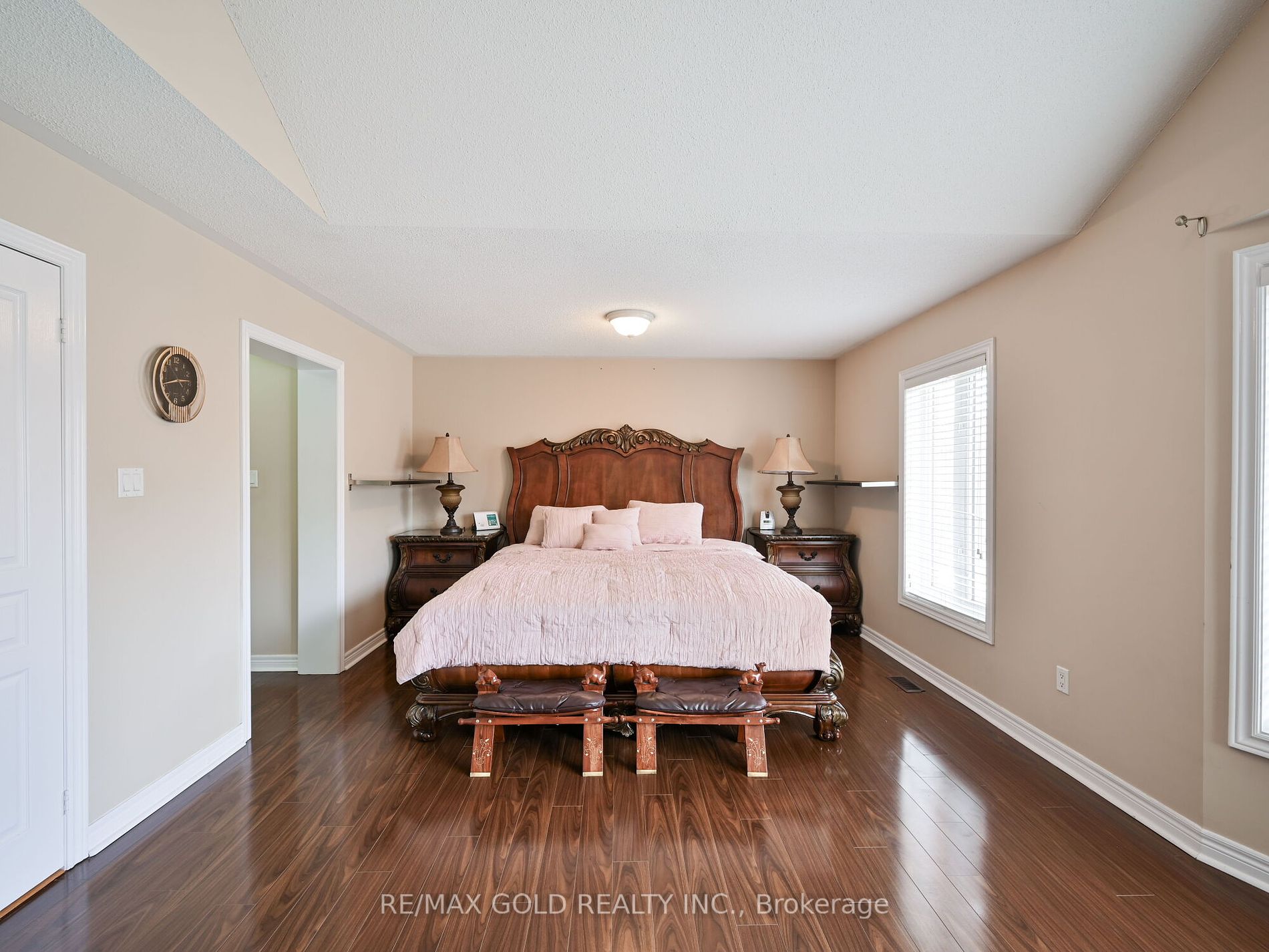 25 Maverick Cres