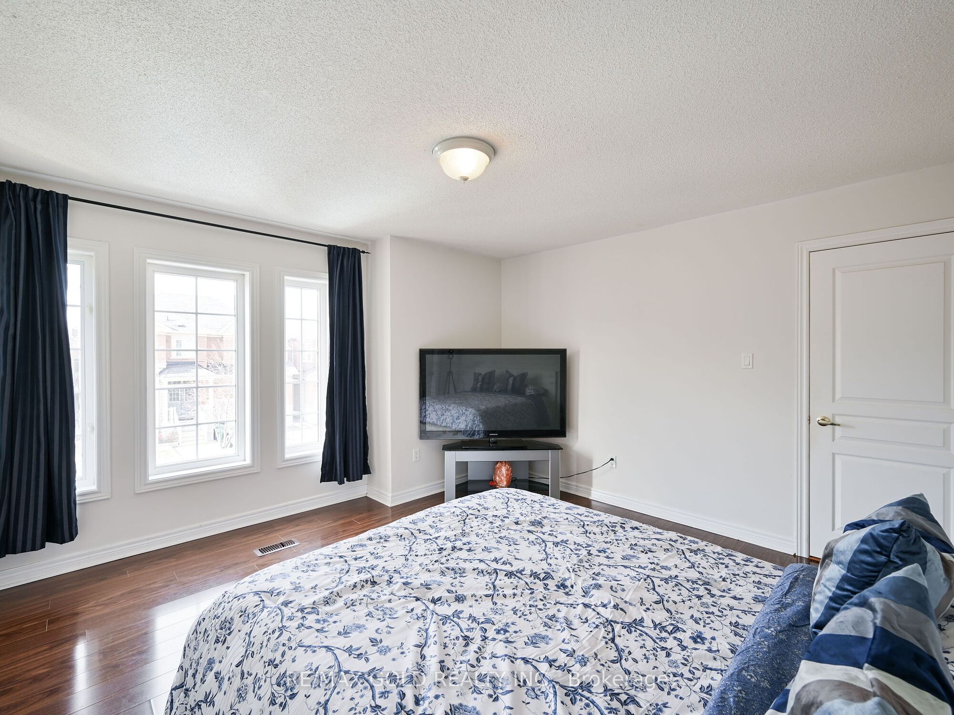 25 Maverick Cres