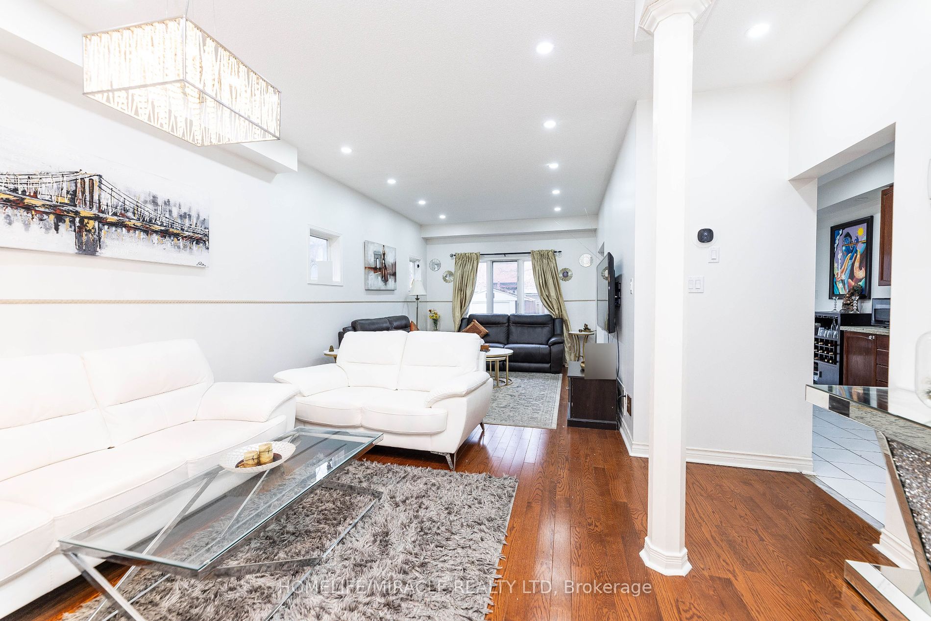 1823 Stevington Crescent
