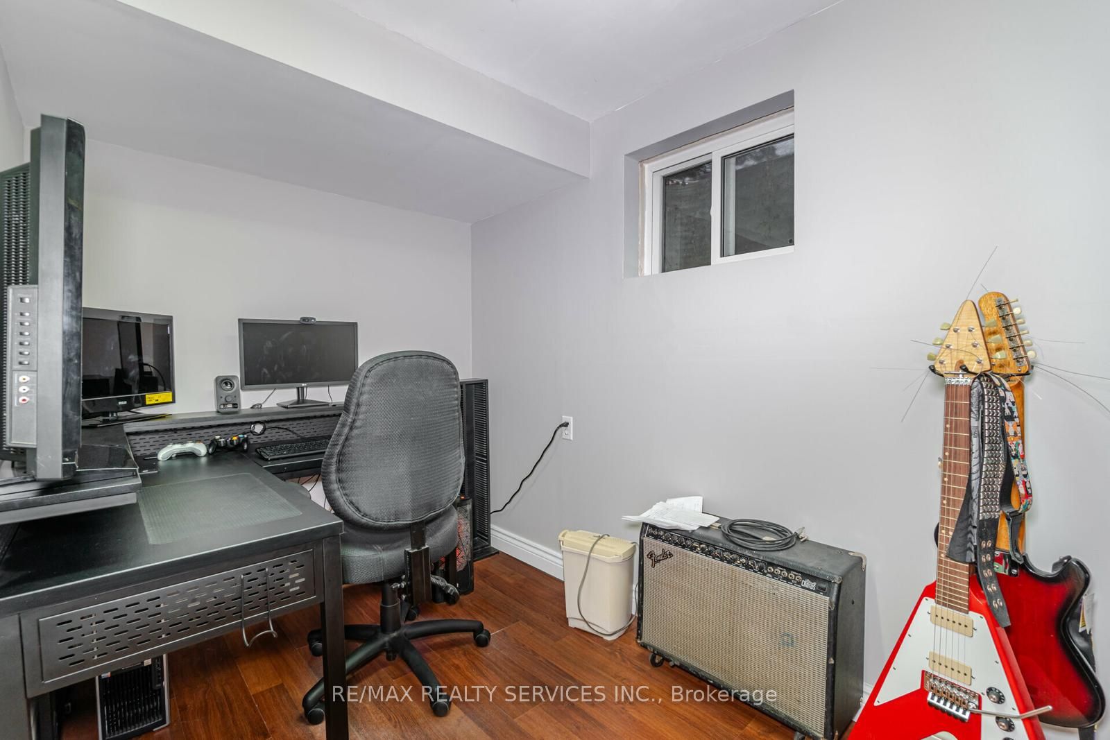 62 Ambleside Dr