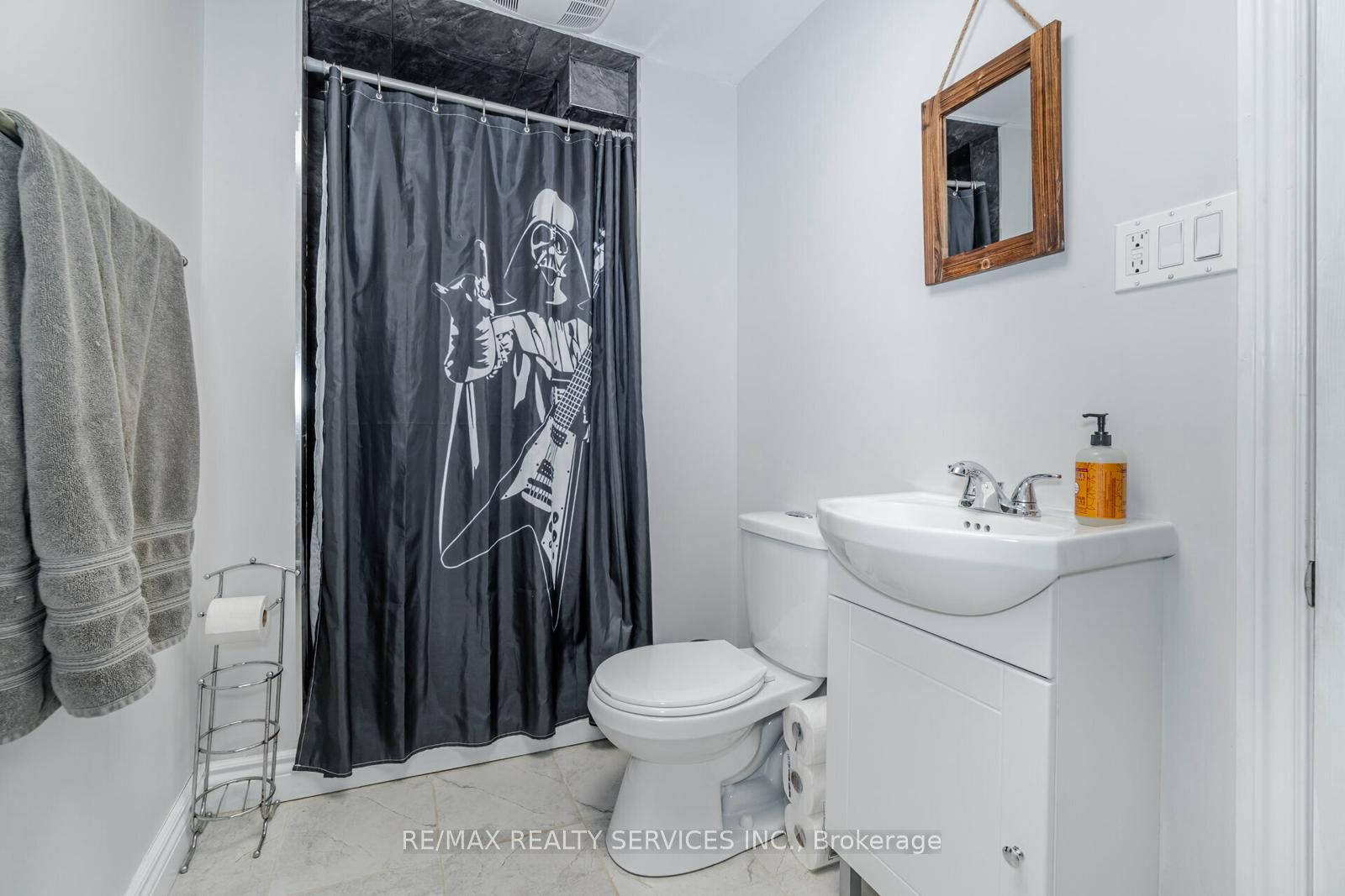 62 Ambleside Dr