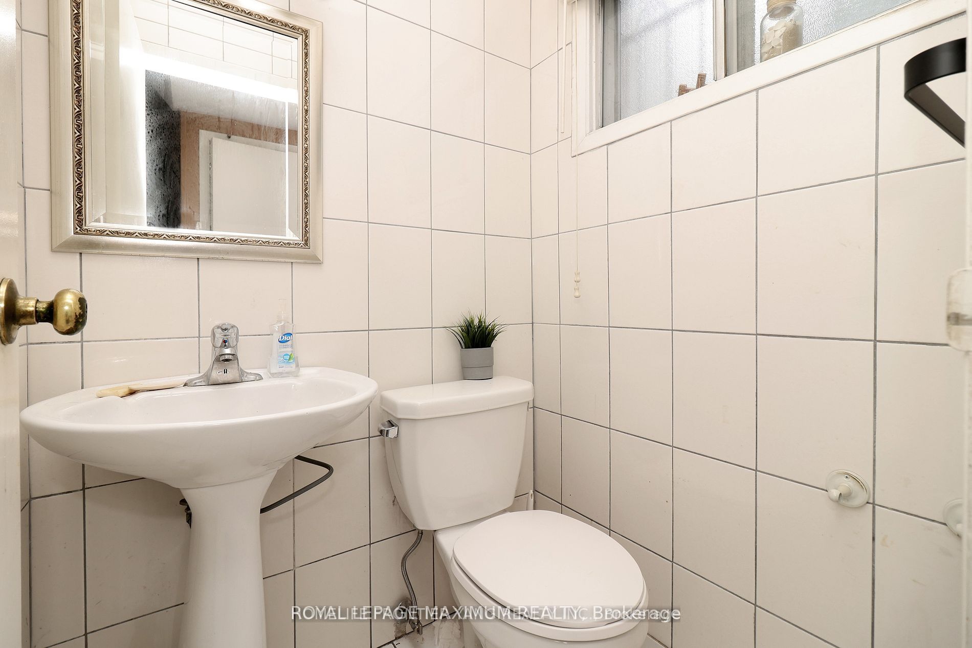 116 Elnathan Crescent