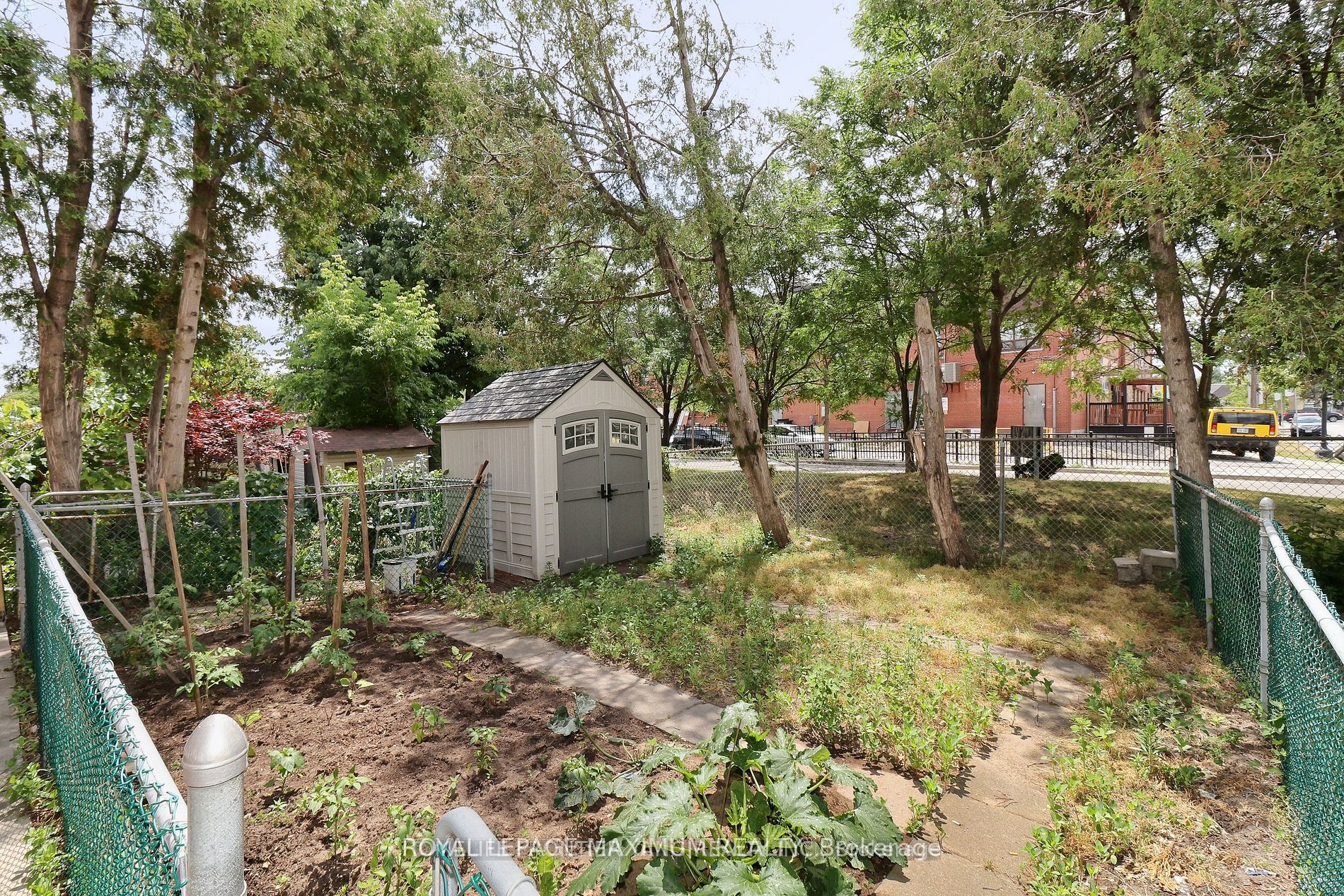 116 Elnathan Crescent