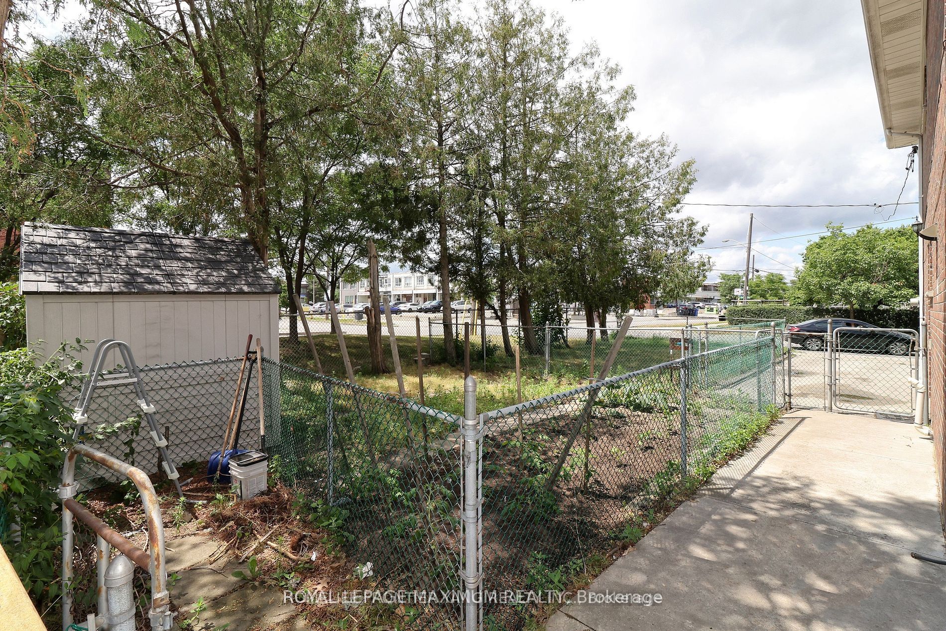 116 Elnathan Crescent