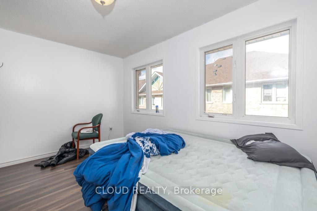 24 Shining Star Cres, #24