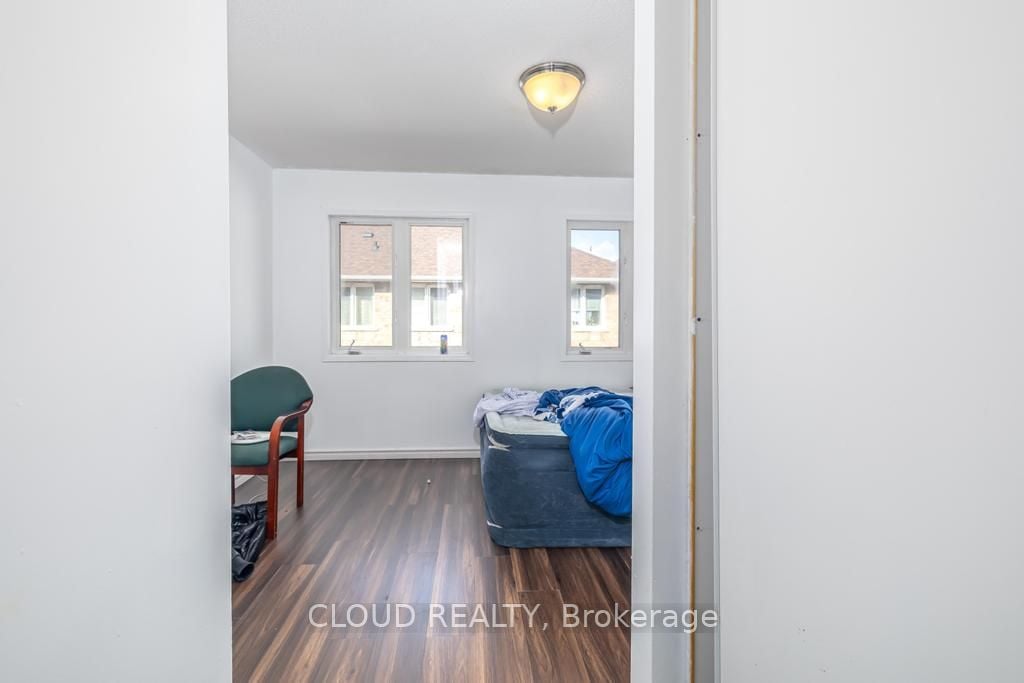 24 Shining Star Cres, #24