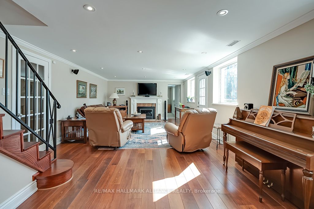 258 Westwood Dr