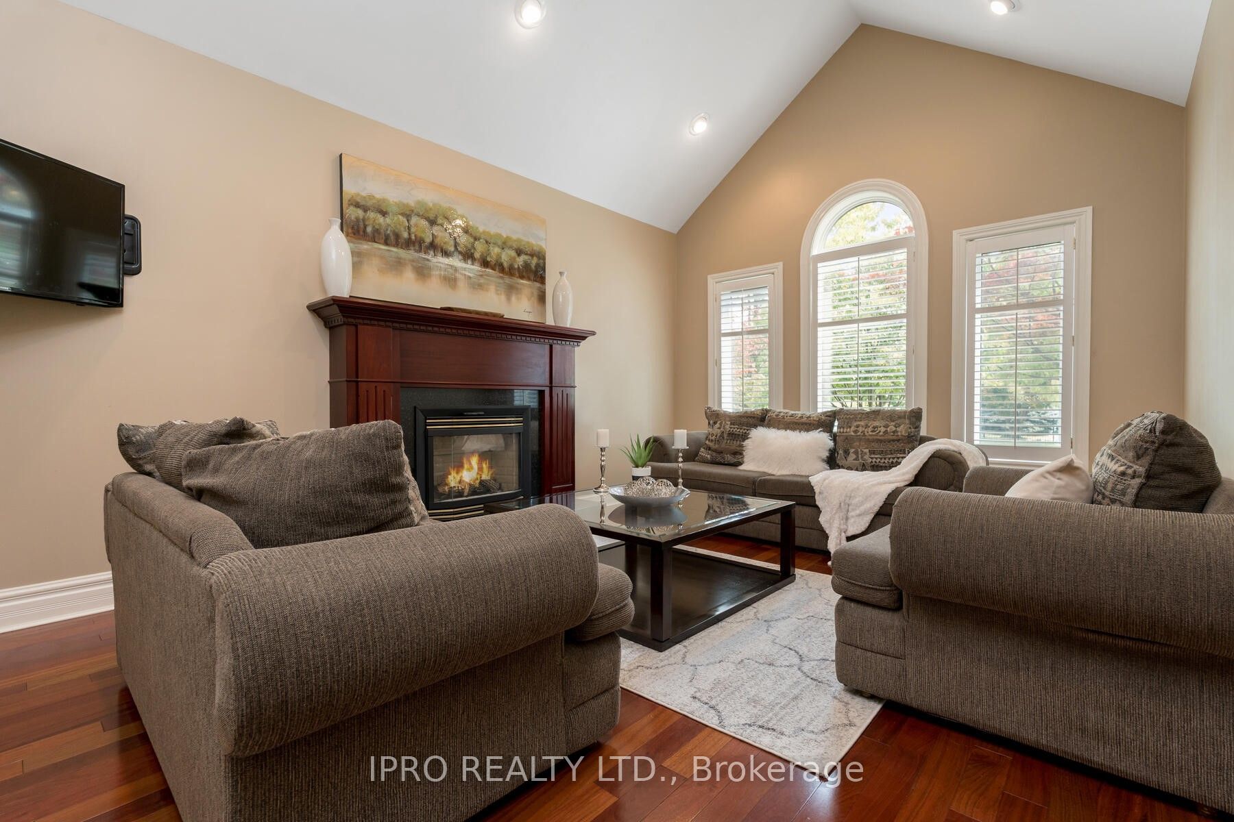 41 Gollop Crescent