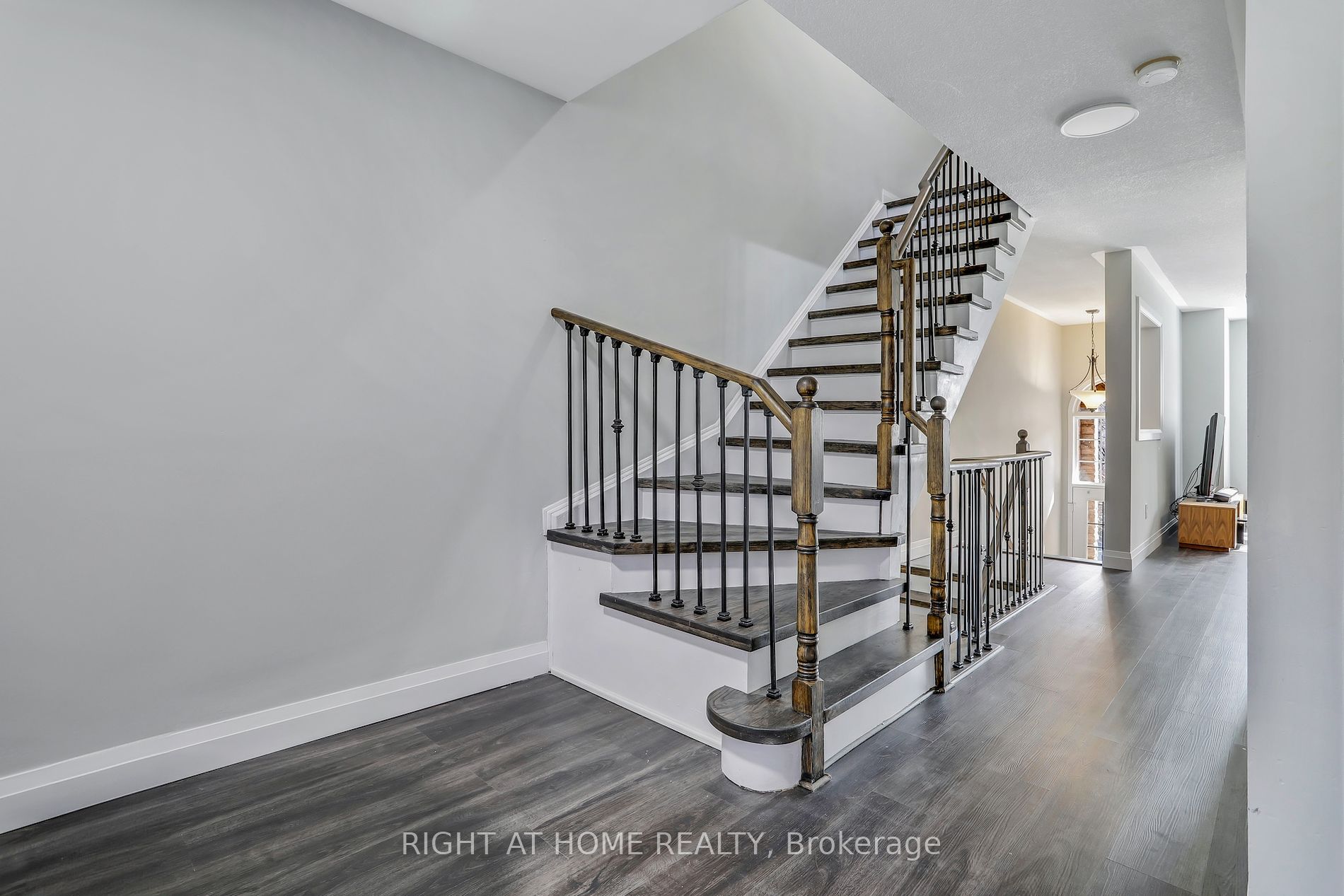 601 Shoreline Drive, #194