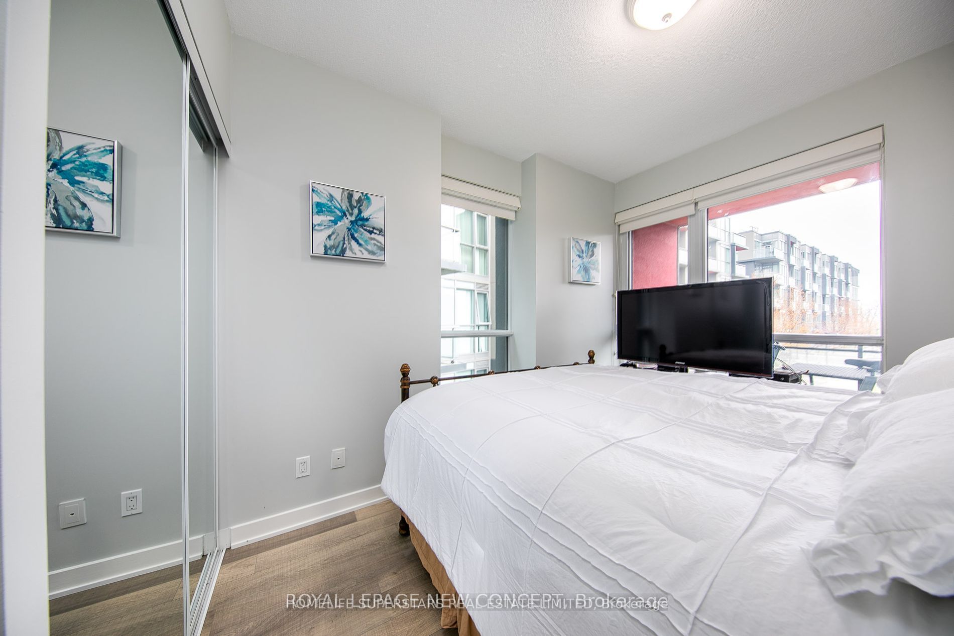 5220 Dundas St, #D308