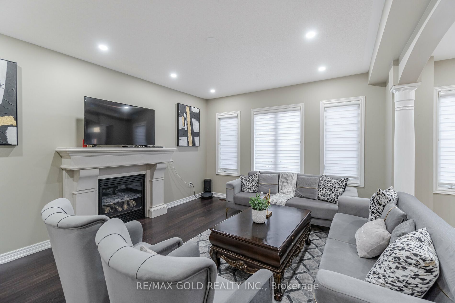 11 Clearfield Drive