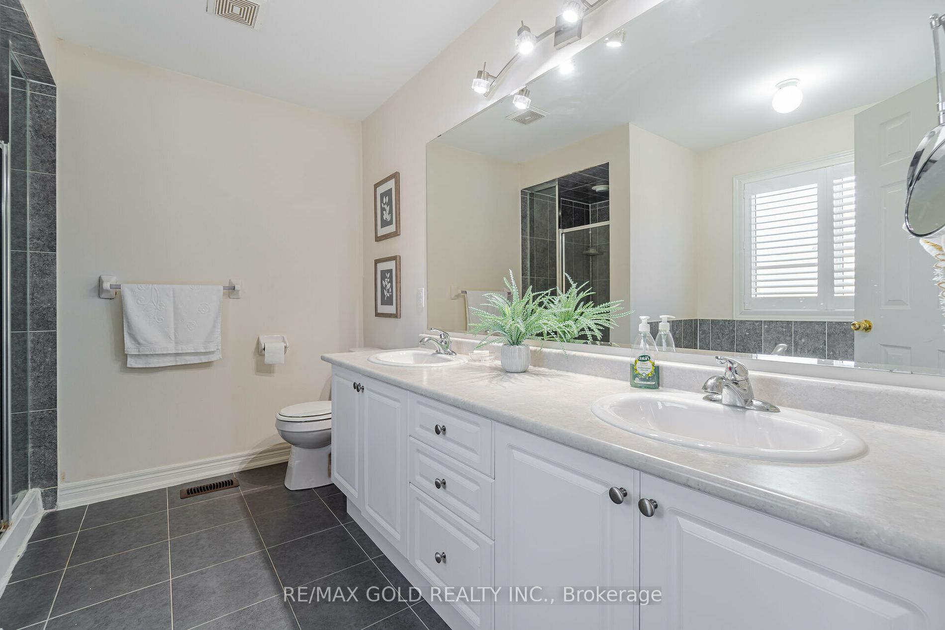 11 Clearfield Drive