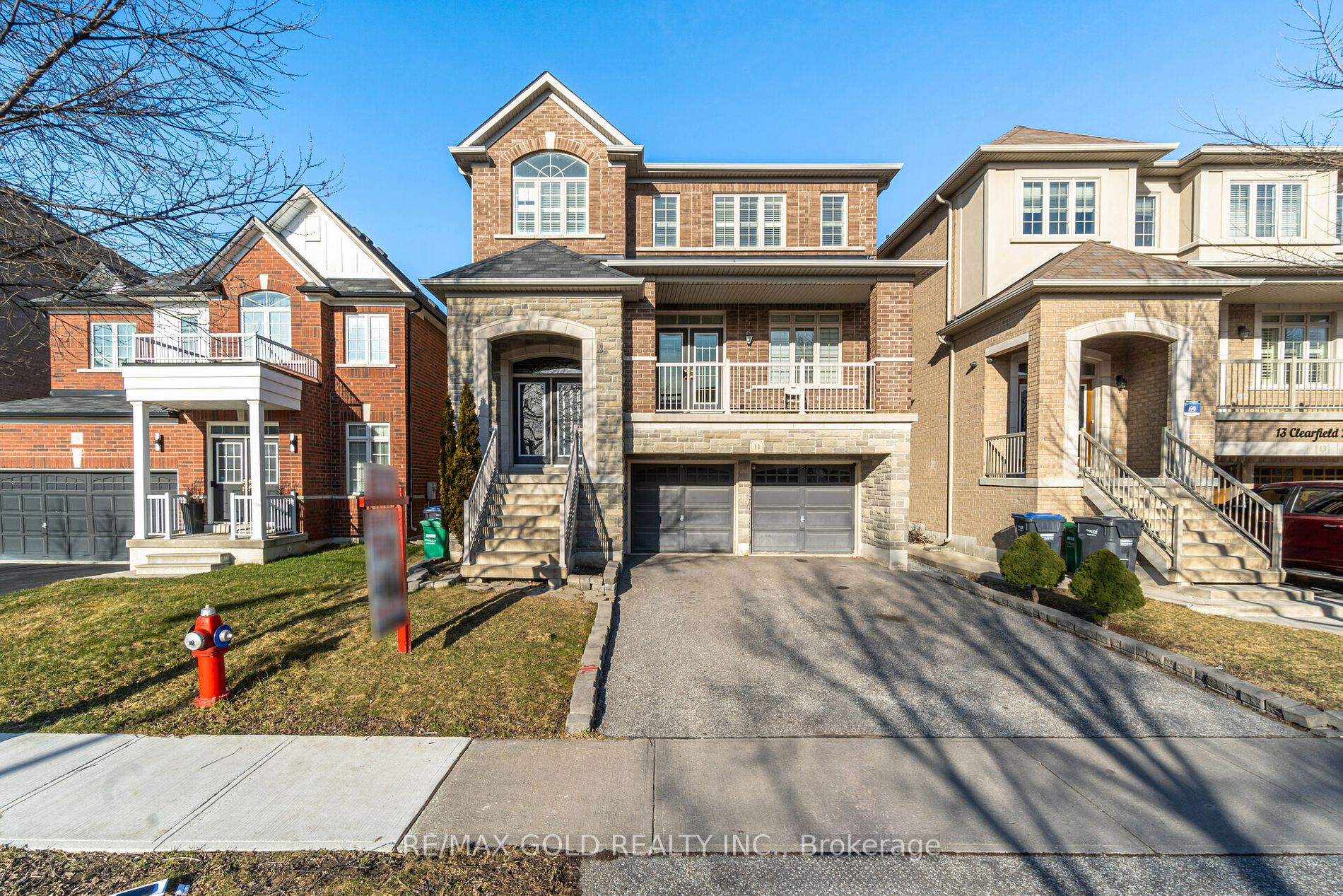 11 Clearfield Drive