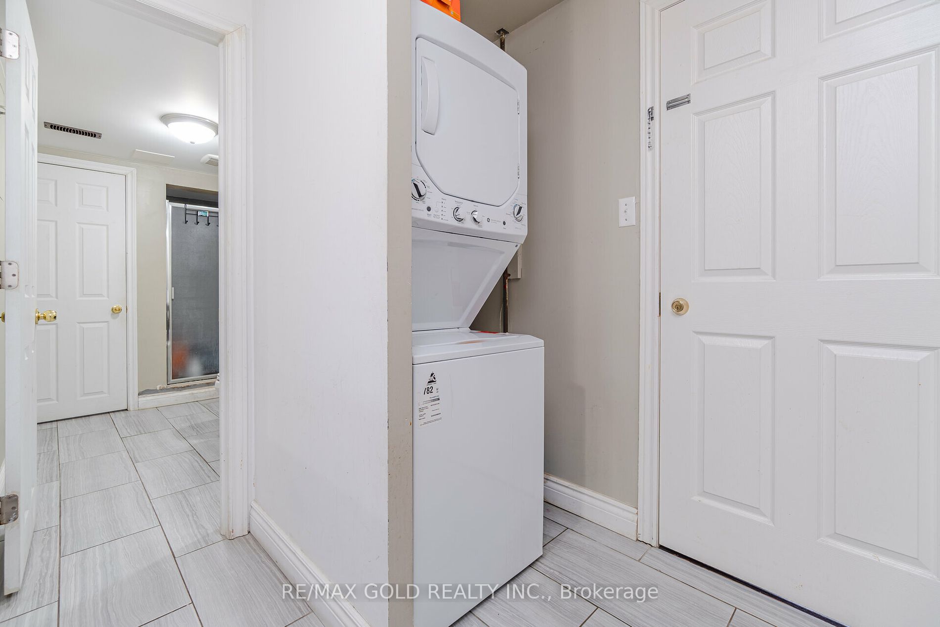 11 Clearfield Drive