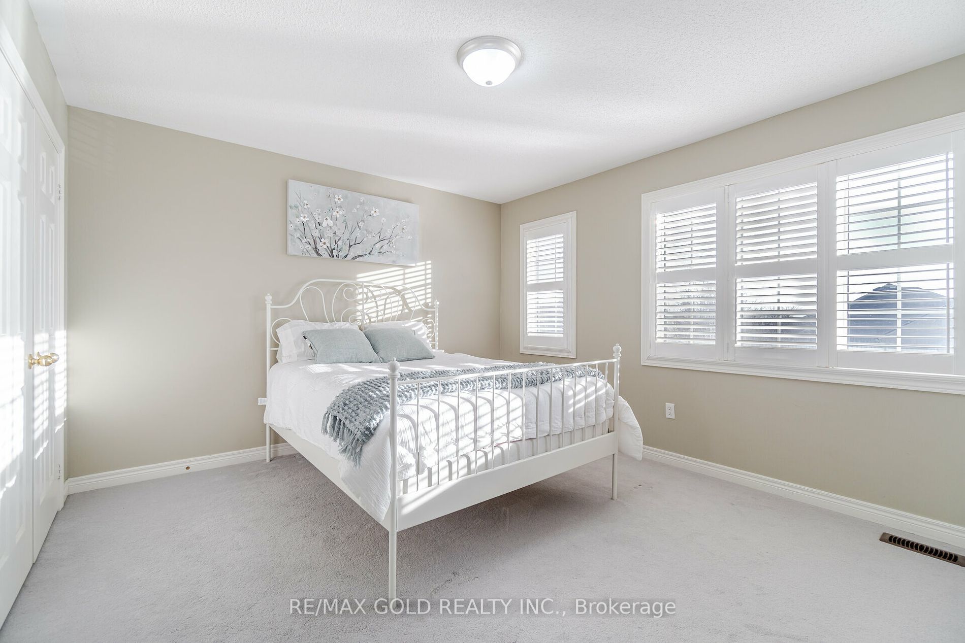 11 Clearfield Drive