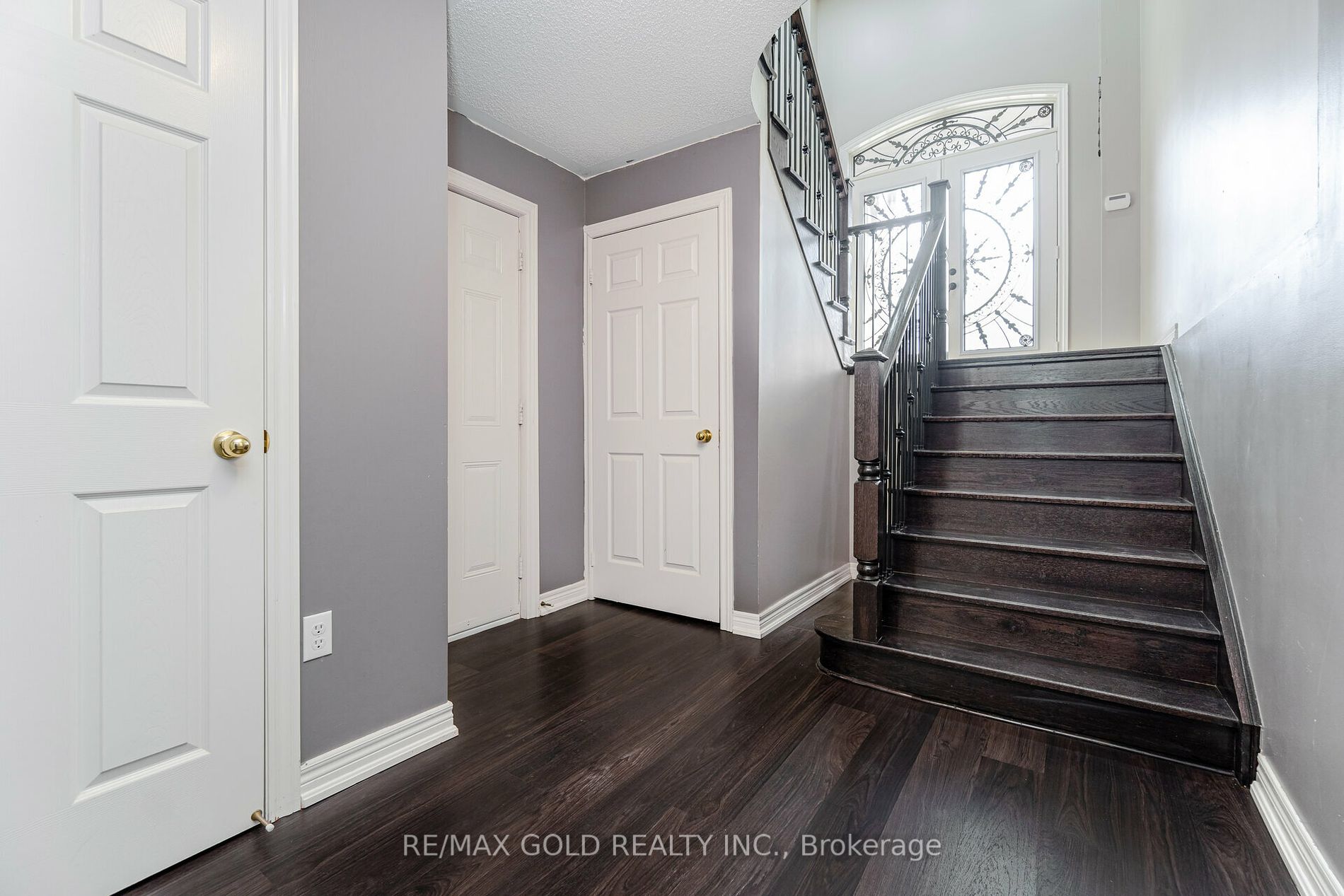 11 Clearfield Drive