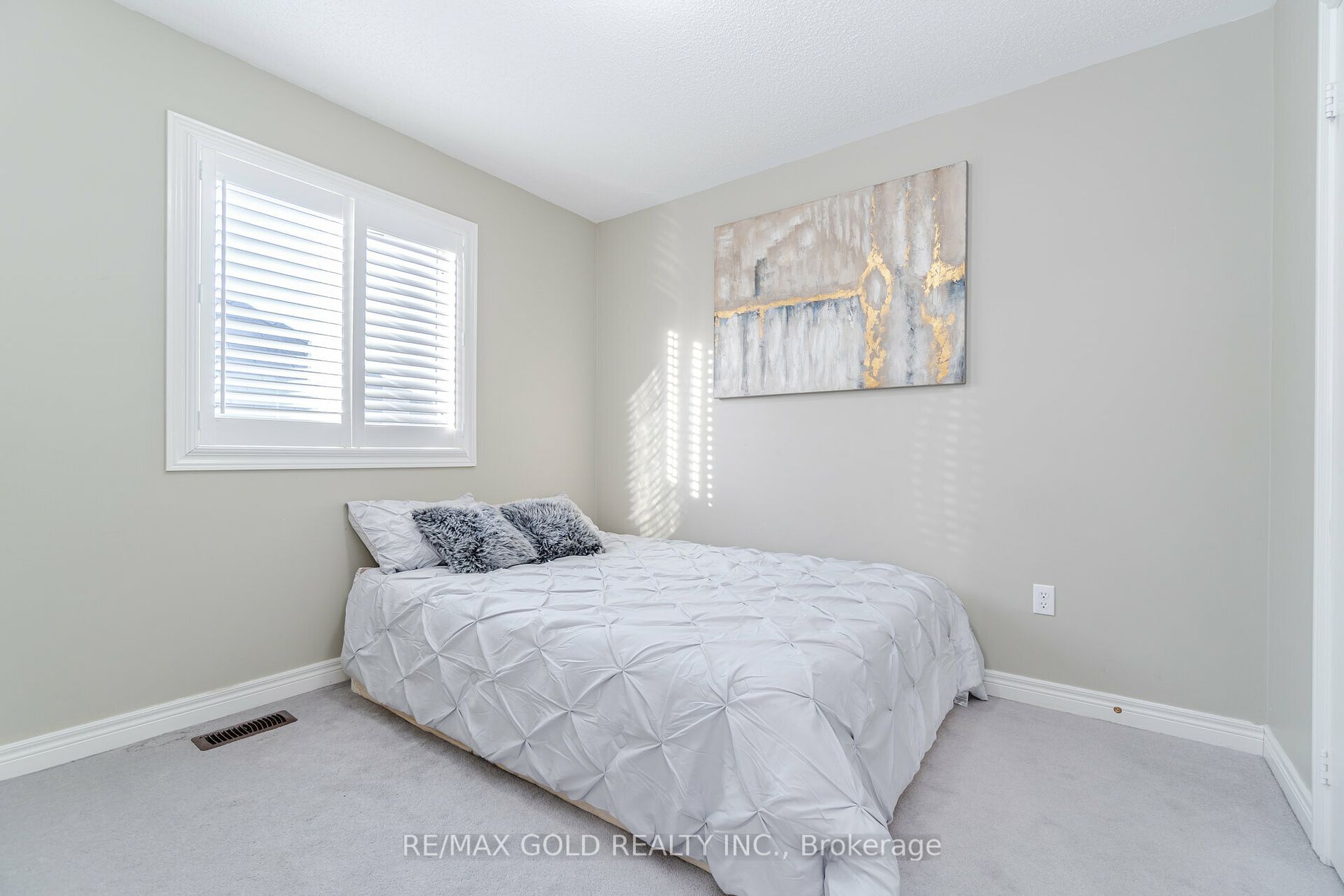 11 Clearfield Drive