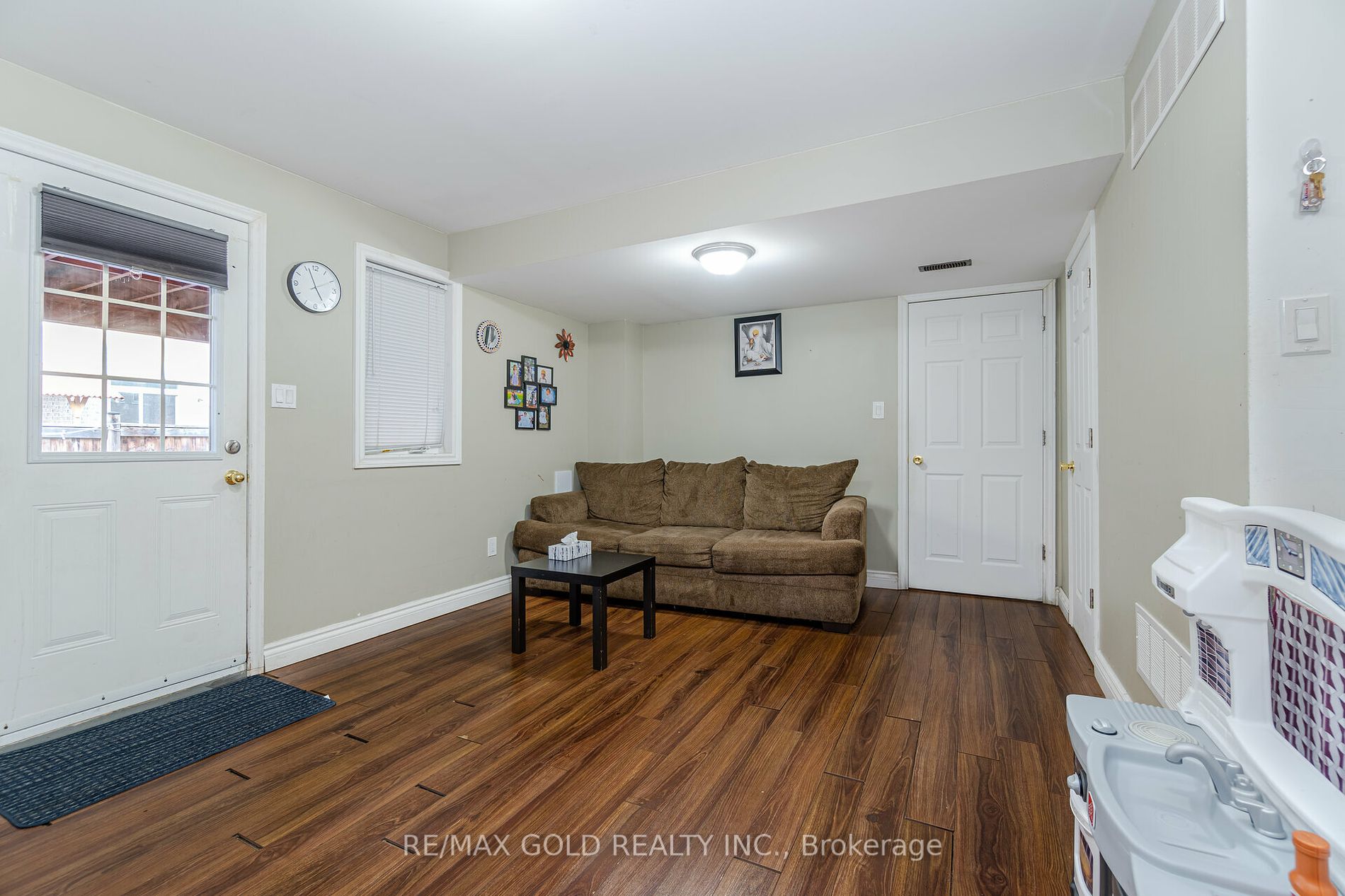 11 Clearfield Drive