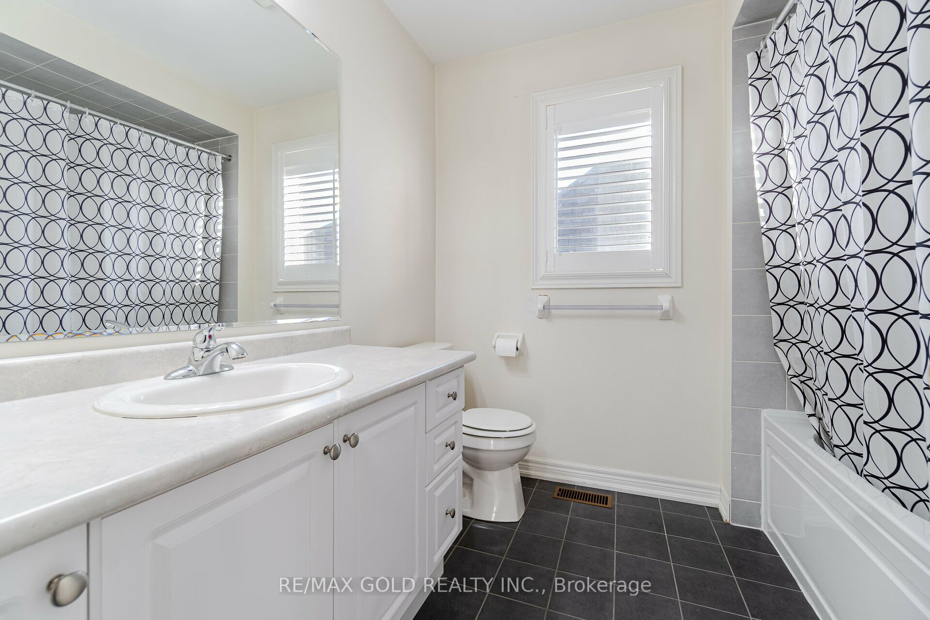 11 Clearfield Drive
