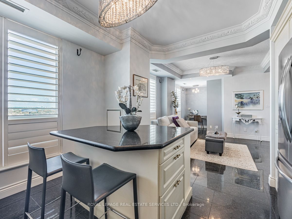 2111 Lake Shore Blvd W, #Lph 8