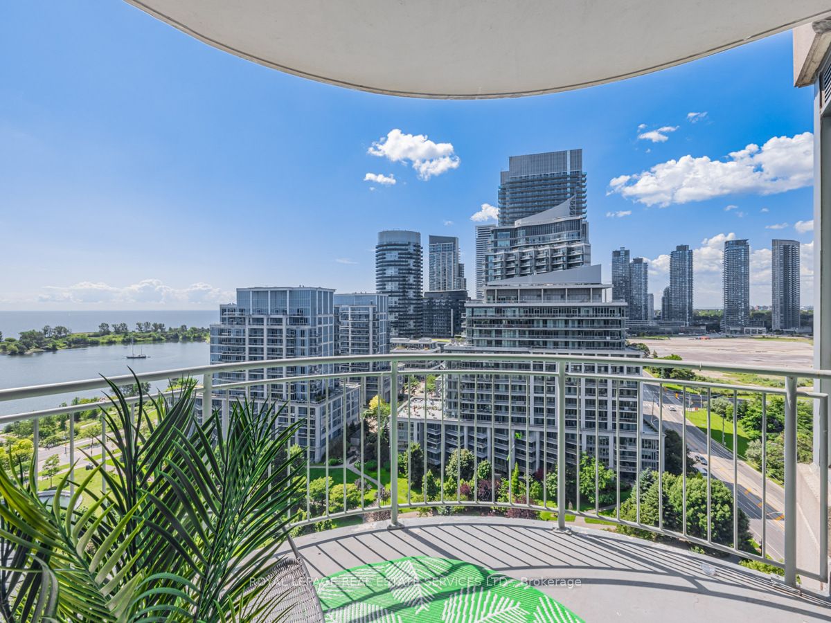 2111 Lake Shore Blvd W, #Lph 8